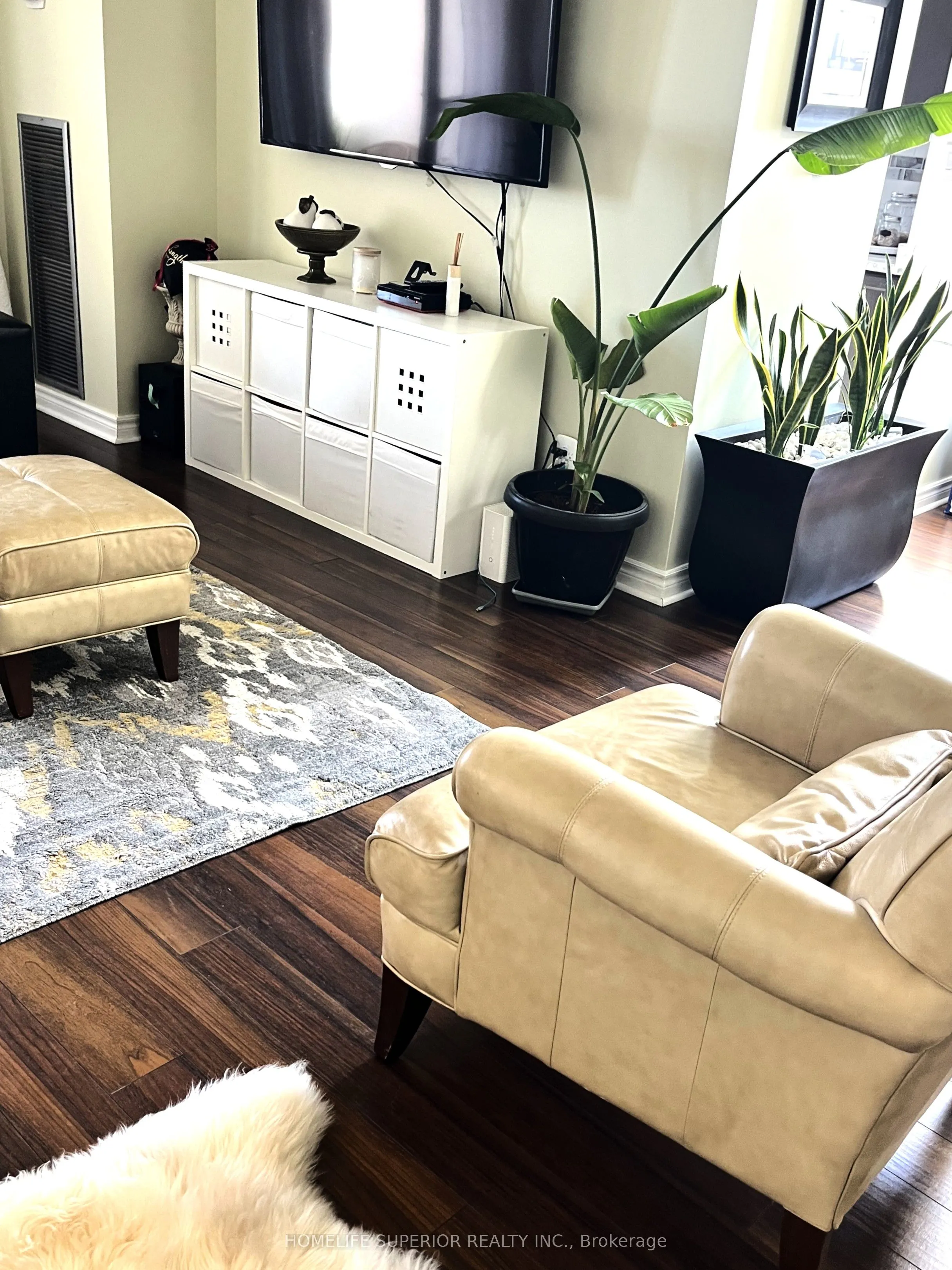 25 Kensington Road, #1011