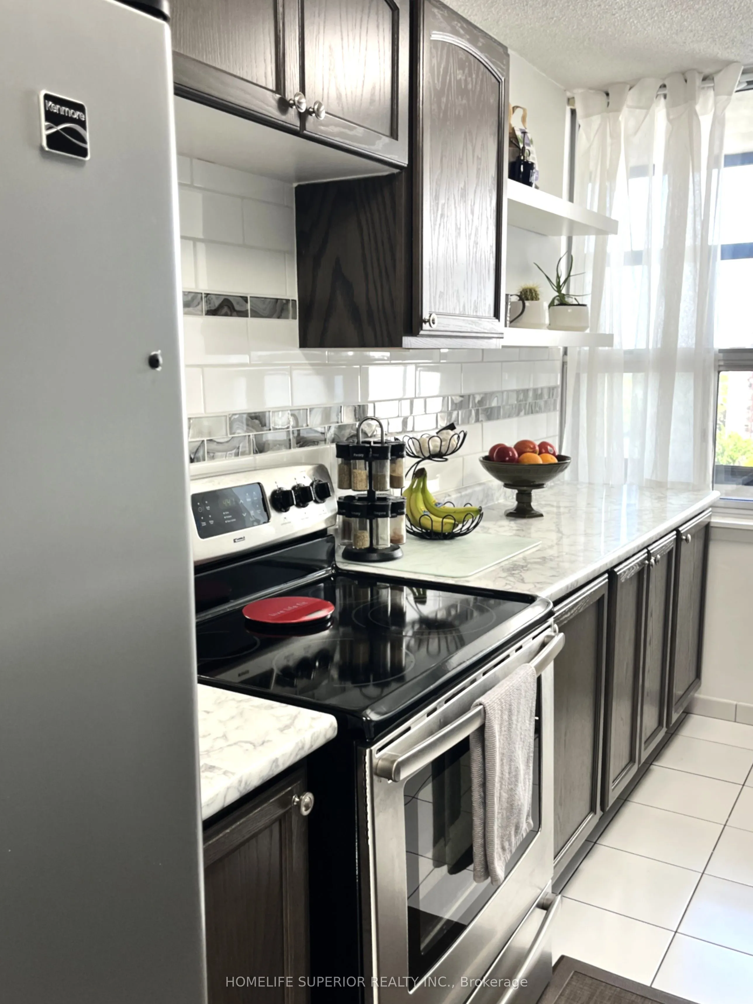 25 Kensington Road, #1011