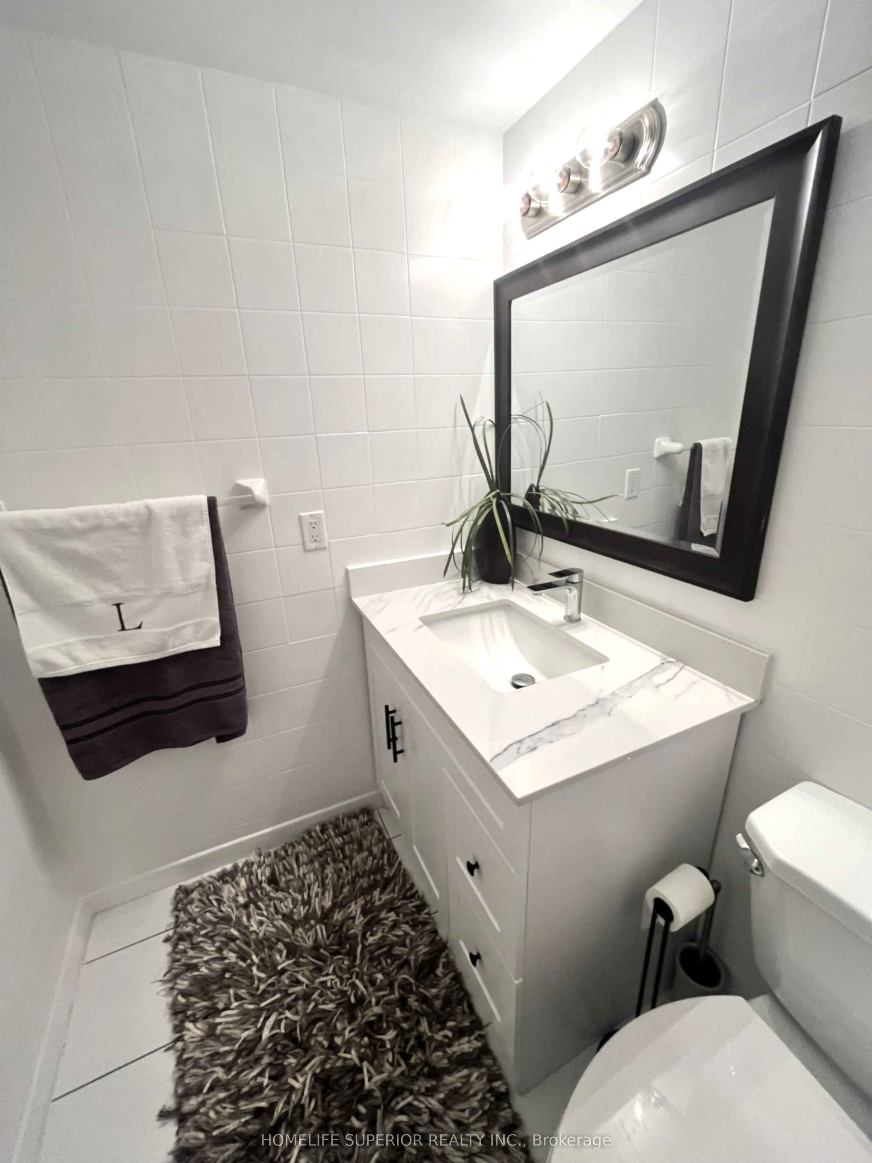 25 Kensington Road, #1011