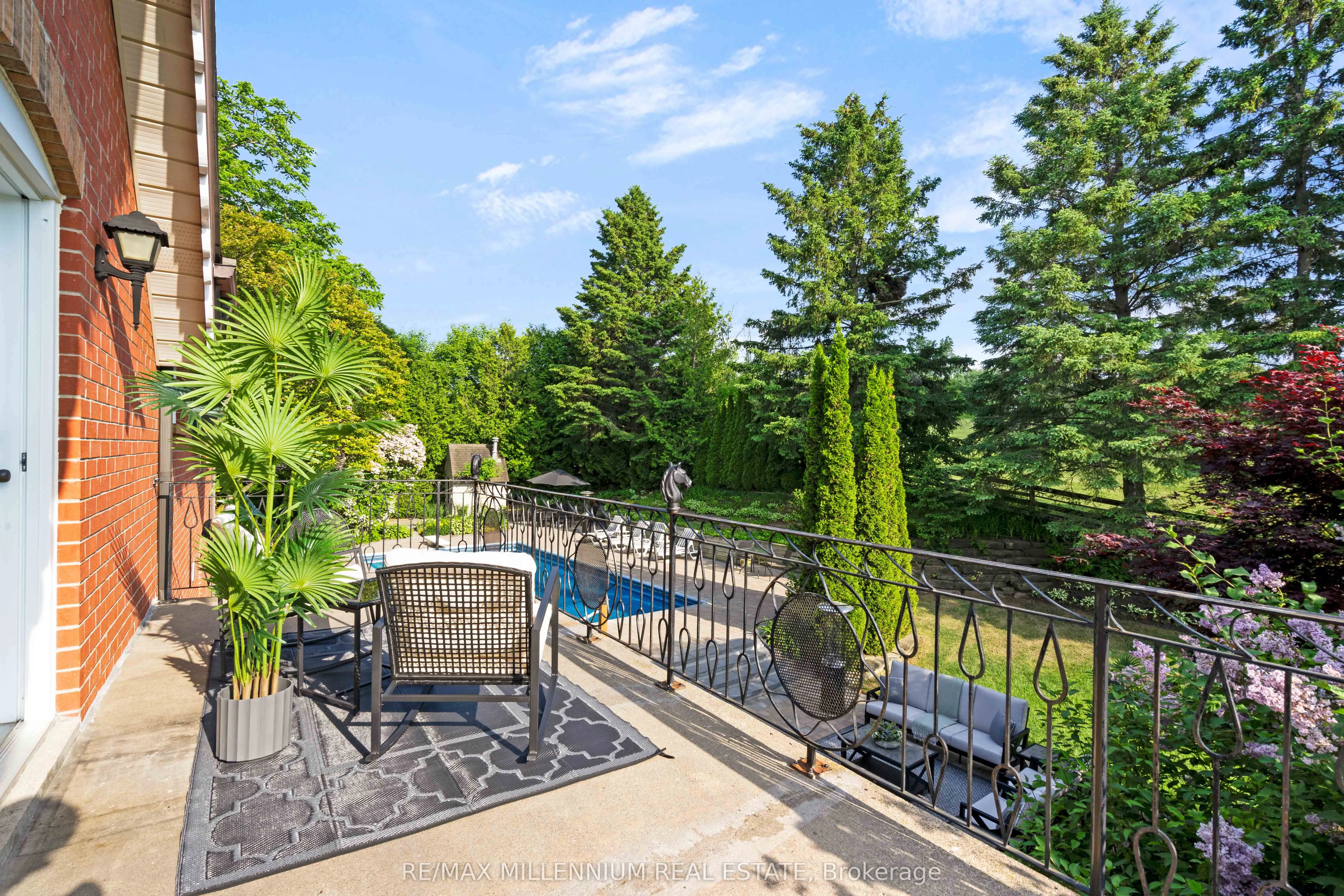 16718 Caledon/king Townline N
