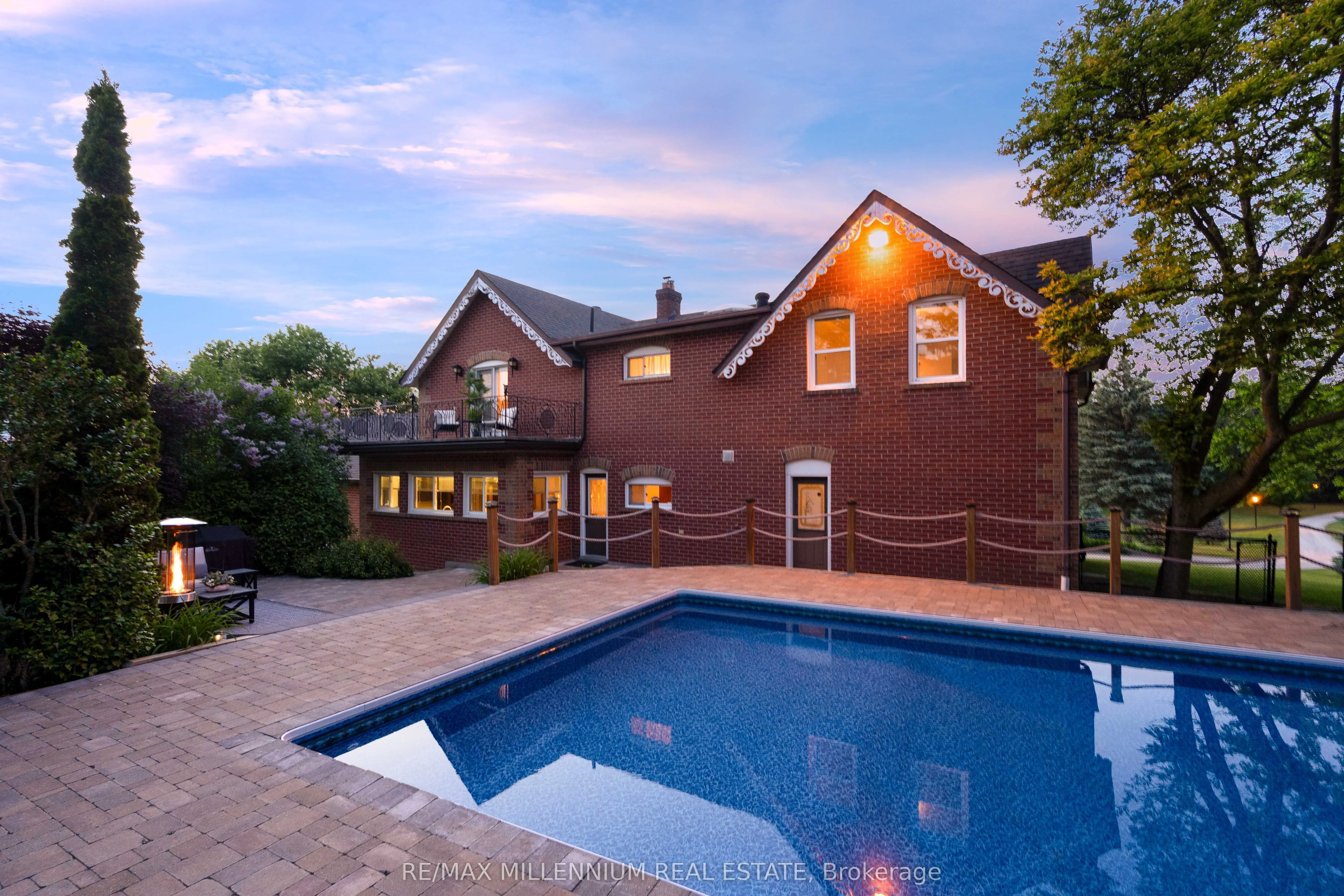 16718 Caledon/king Townline N