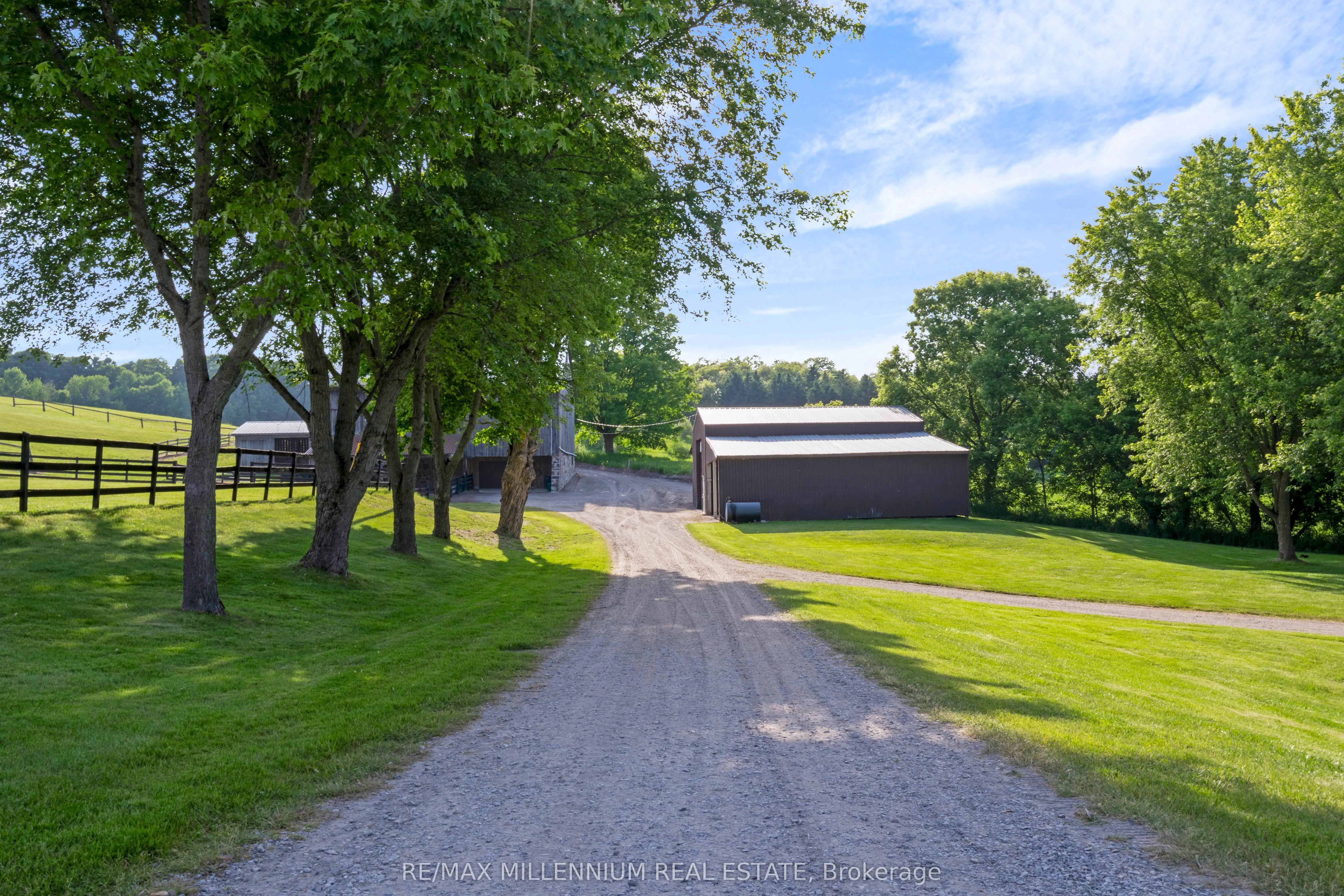 16718 Caledon/king Townline N