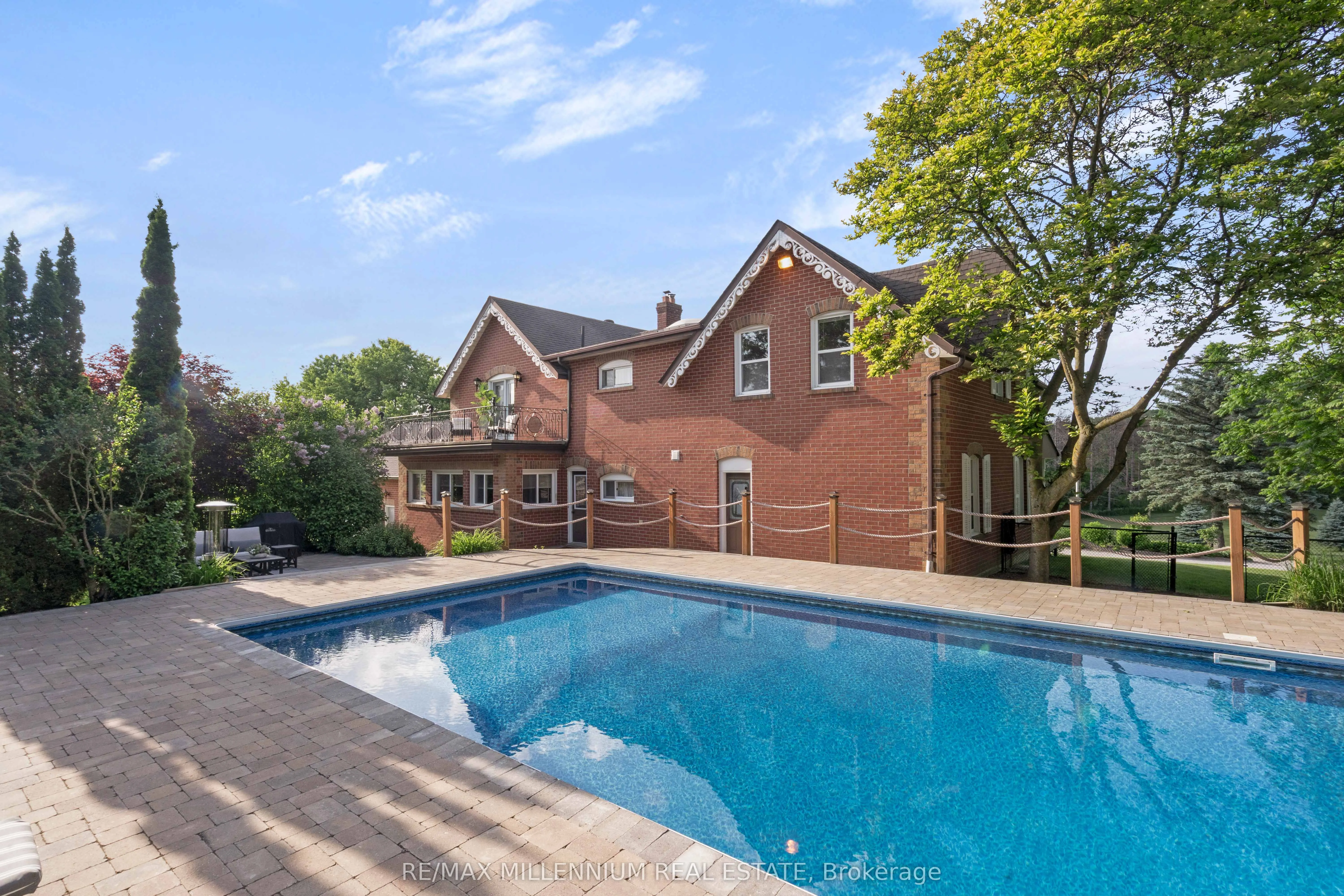 16718 Caledon/king Townline N
