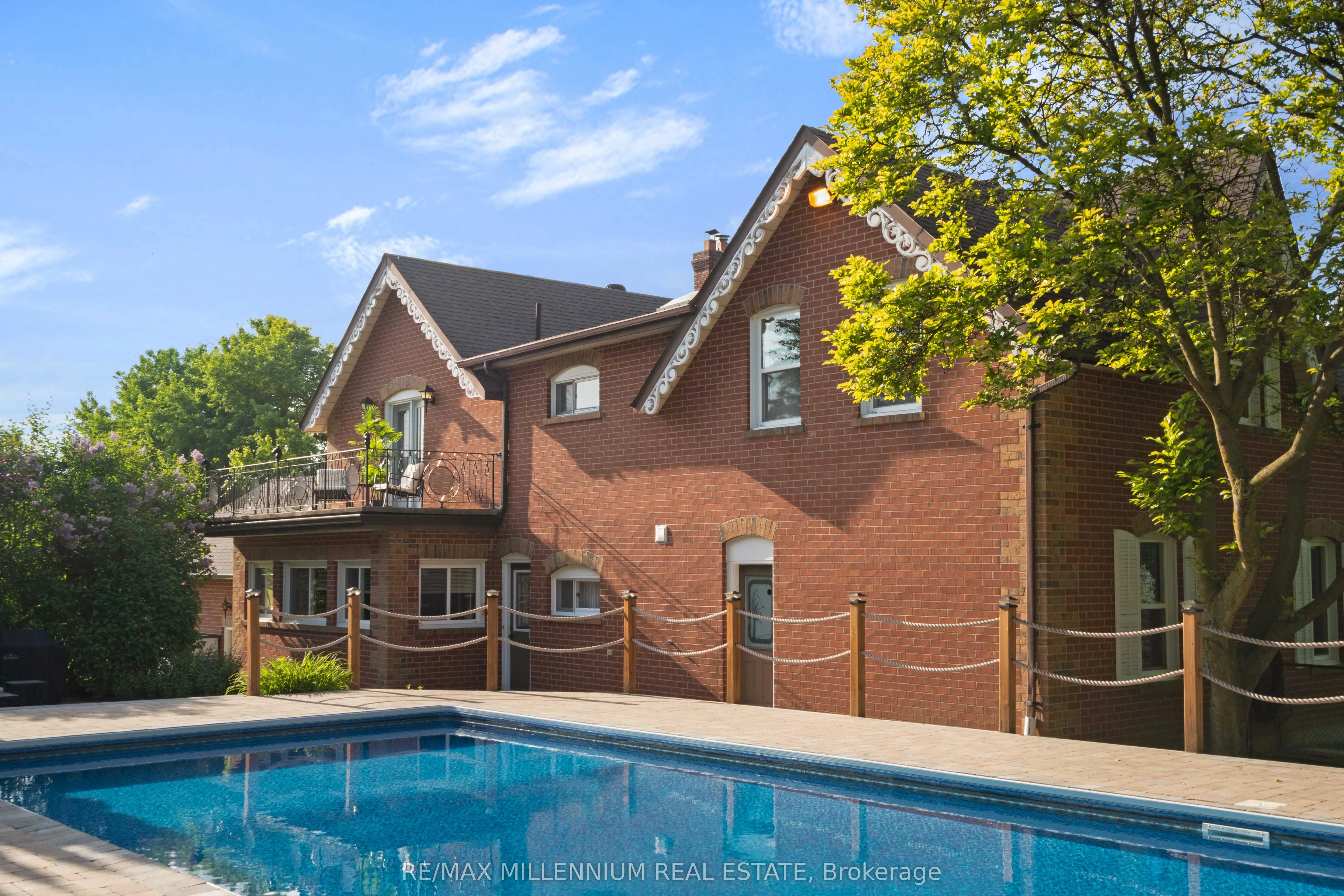 16718 Caledon/king Townline N