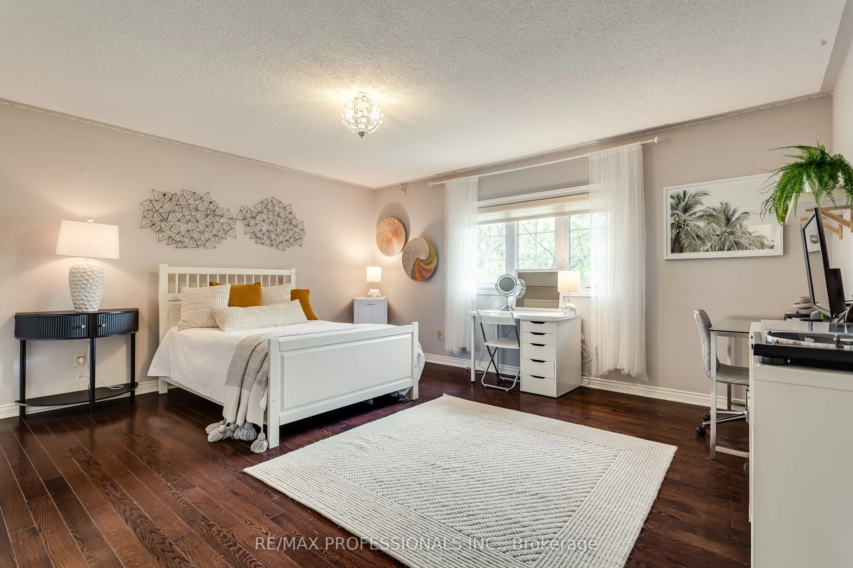 3588 Thorpedale Court N