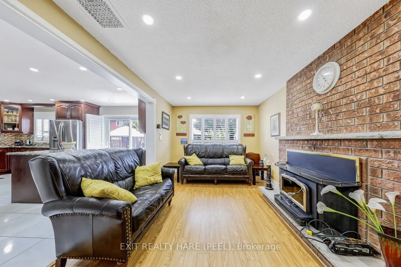 212 Vodden Street W