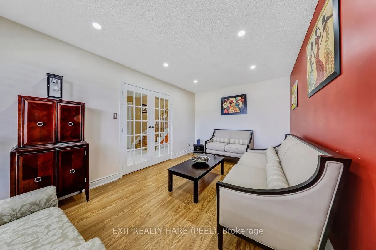 212 Vodden Street W