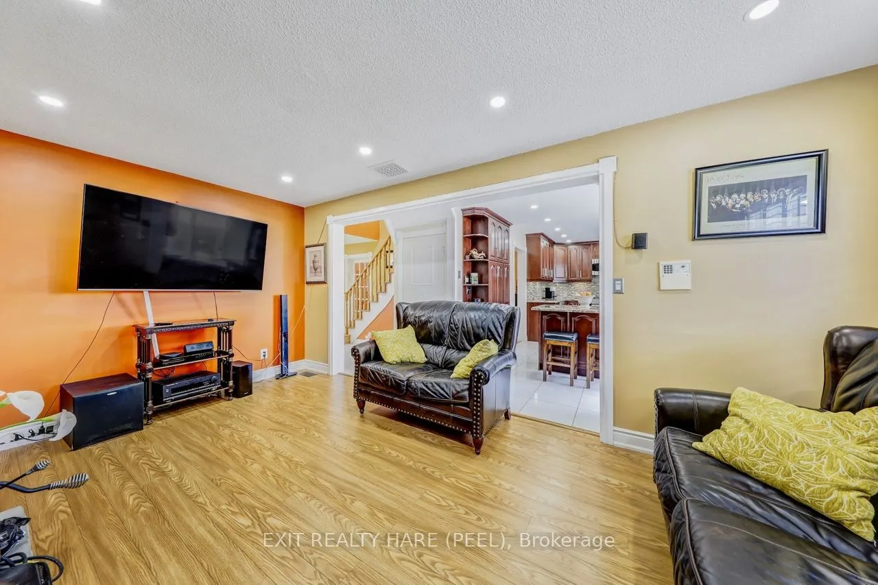 212 Vodden Street W