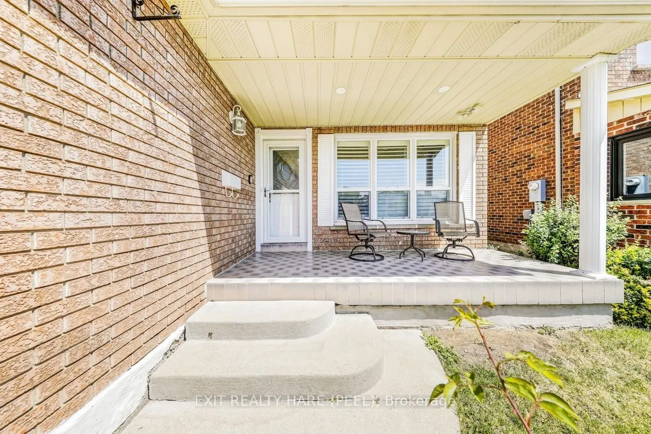 212 Vodden Street W