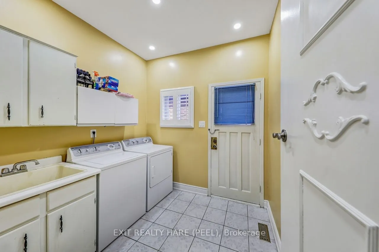 212 Vodden Street W