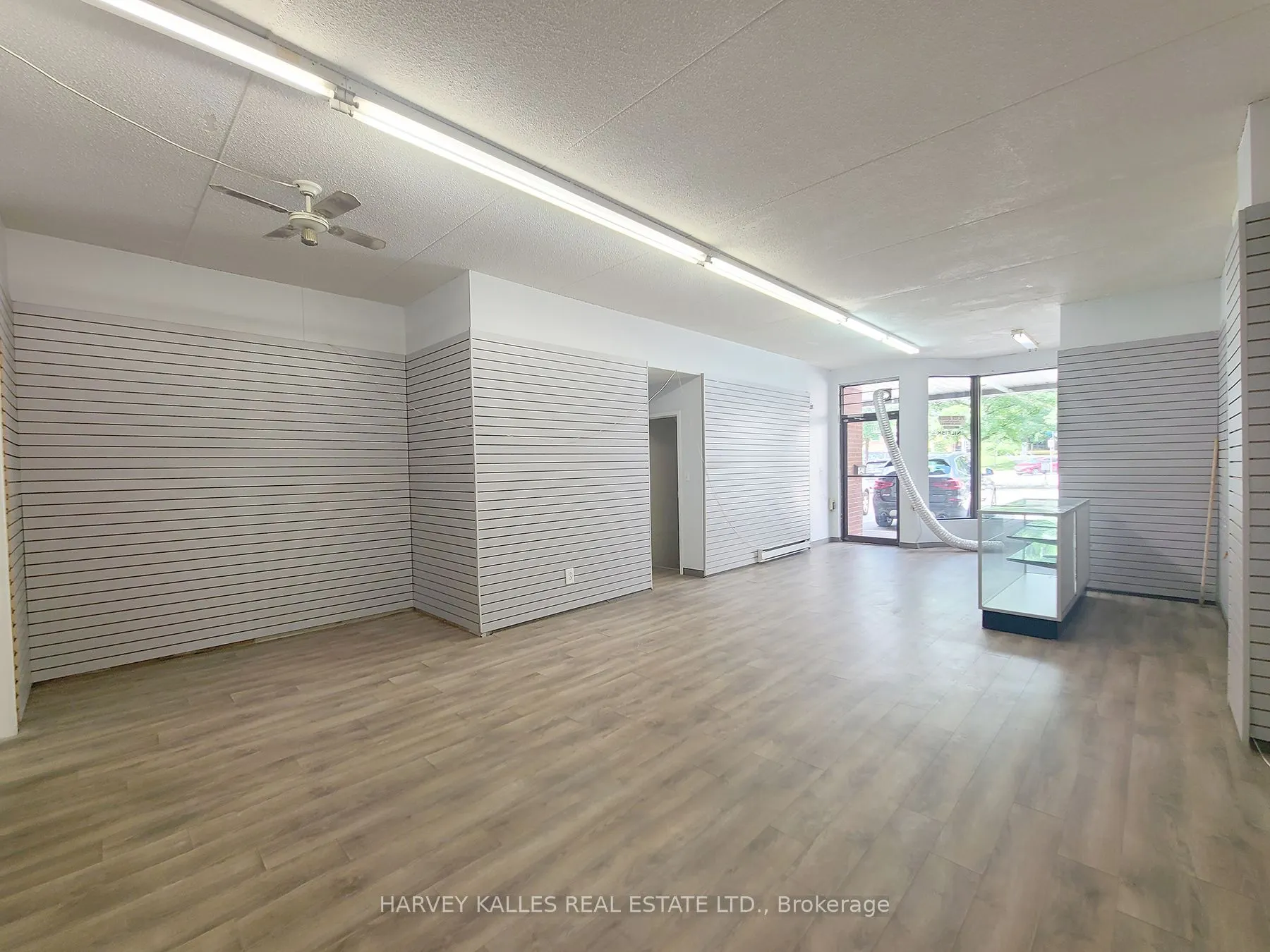 3819 Lake Shore Boulevard W, #retail