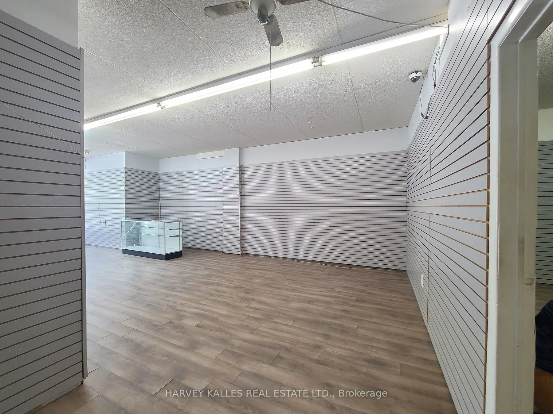 3819 Lake Shore Boulevard W, #retail