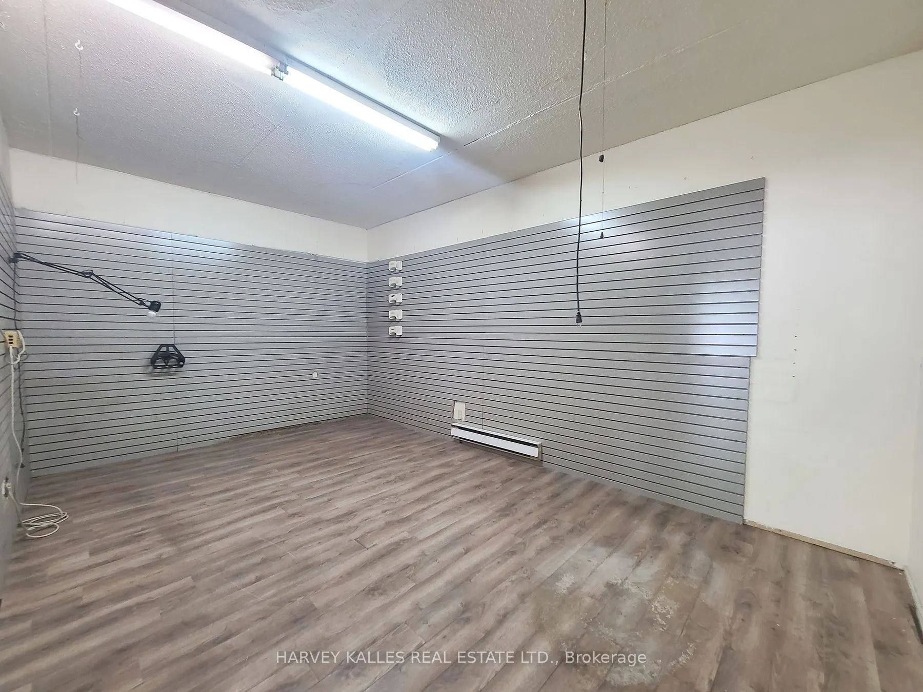 3819 Lake Shore Boulevard W, #retail