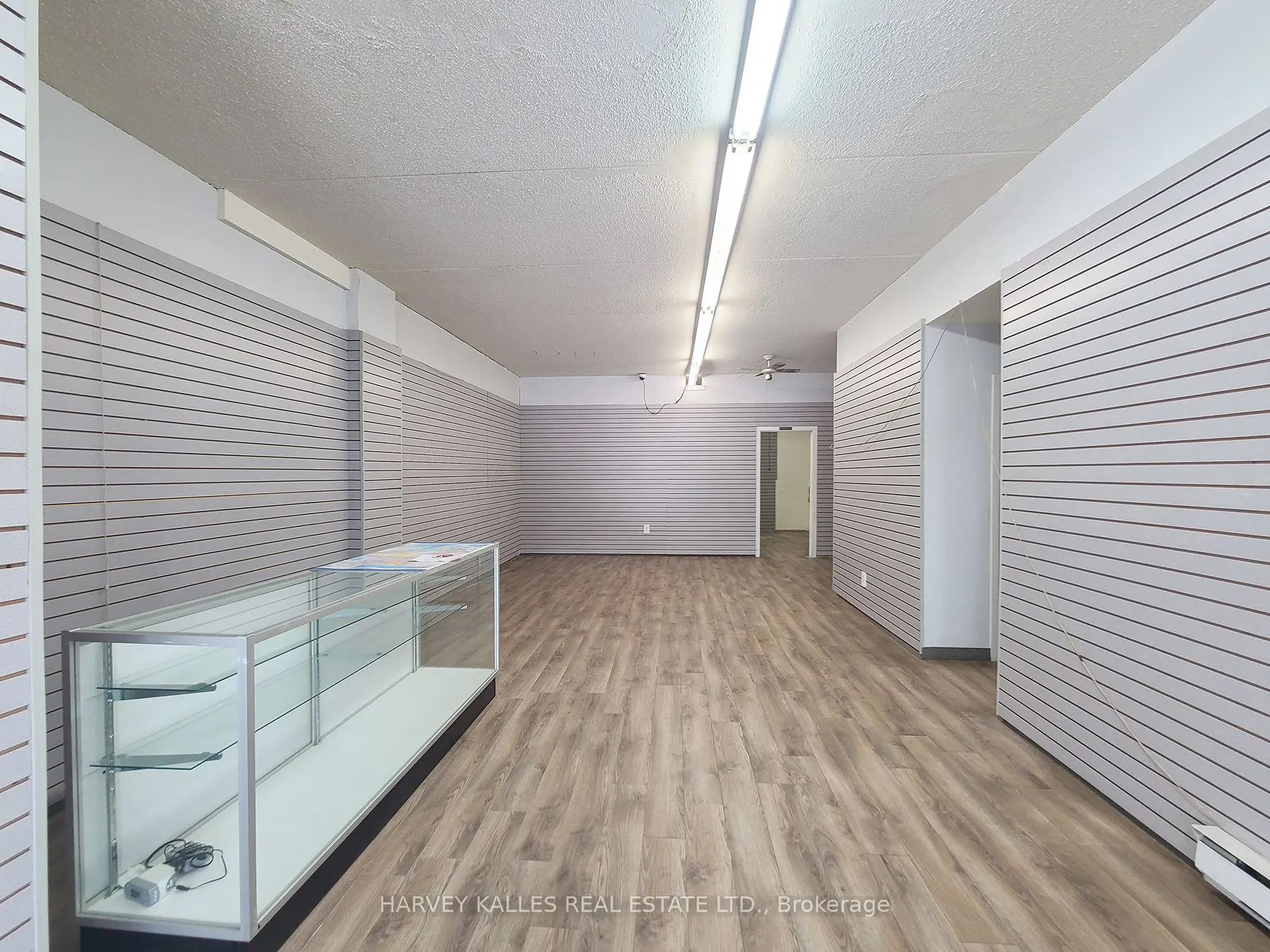 3819 Lake Shore Boulevard W, #retail
