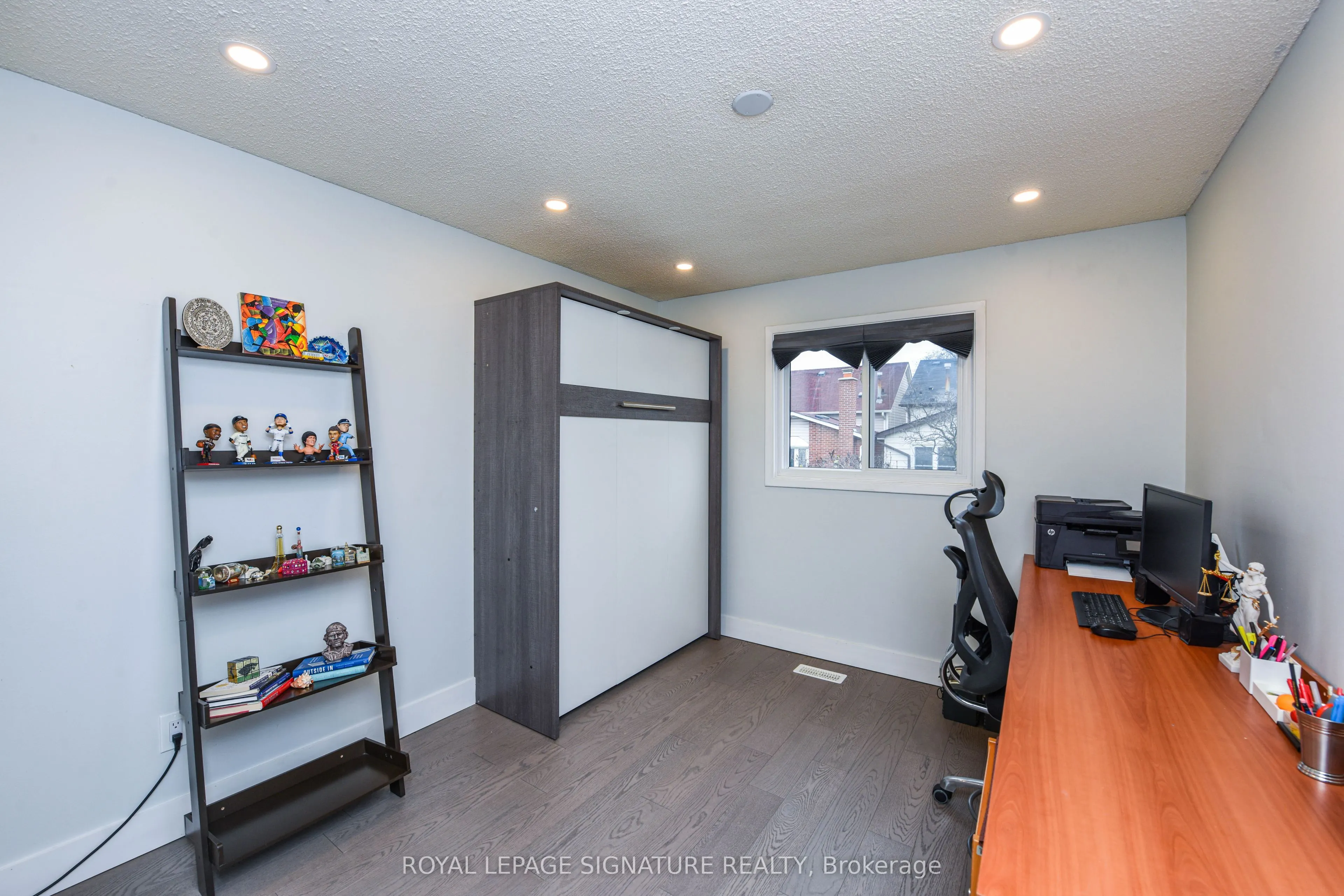 4 Greenleaf Crescent