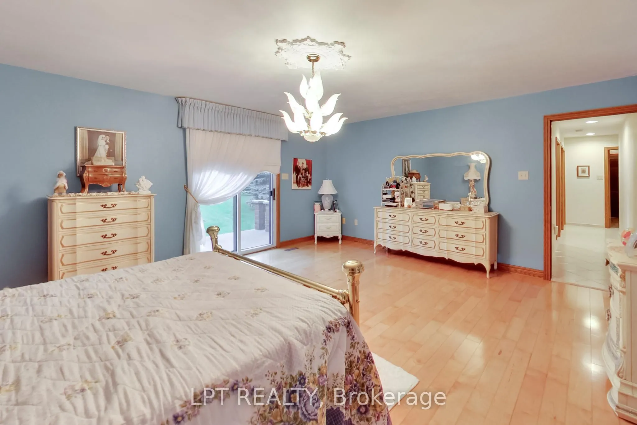 6 Fenton Way