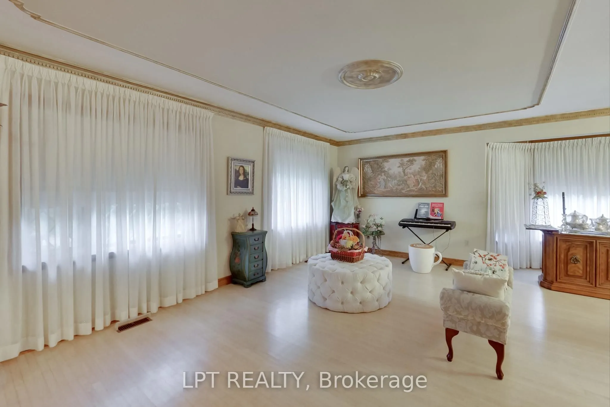 6 Fenton Way
