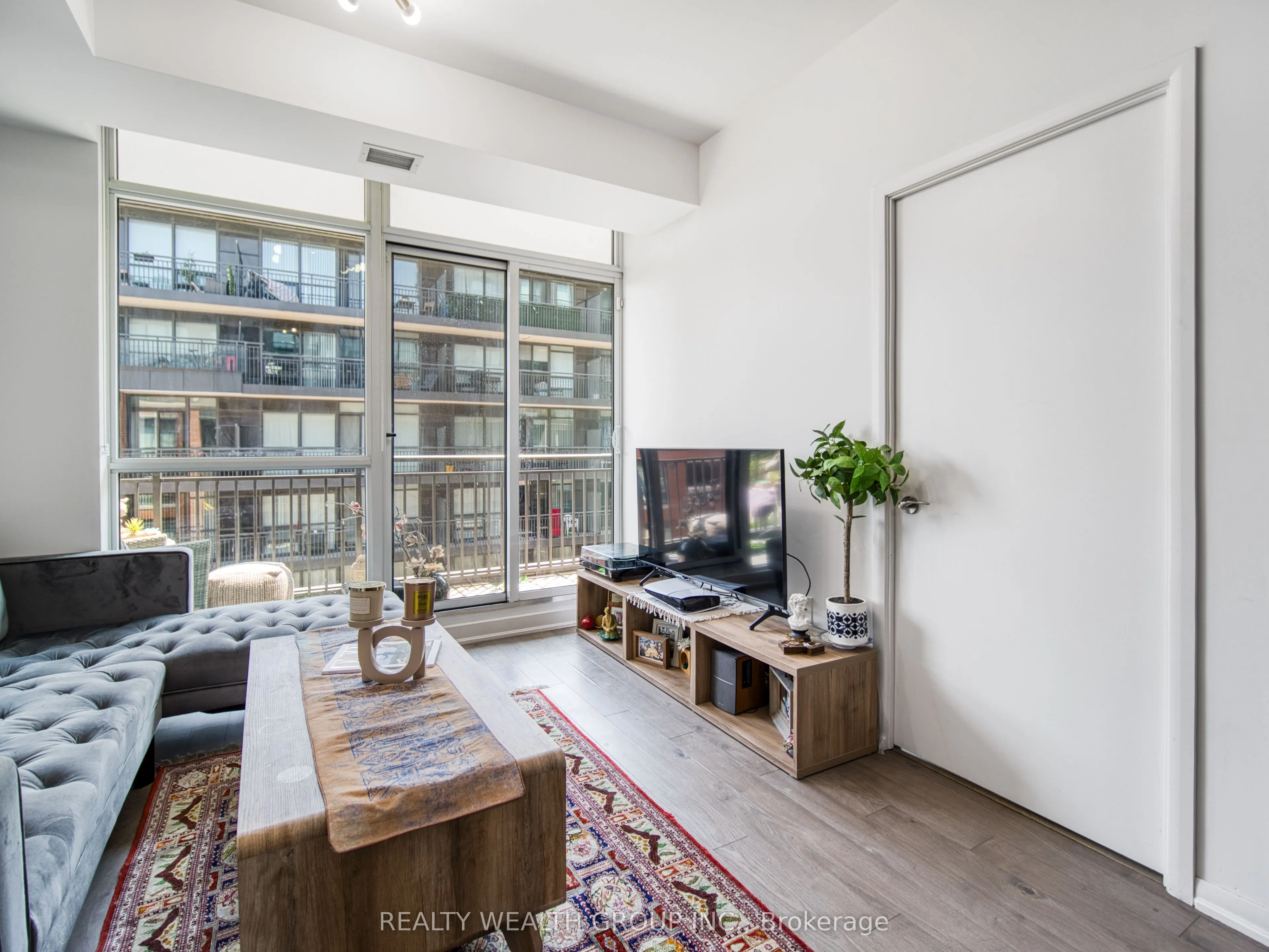 3091 Dufferin Street, #610