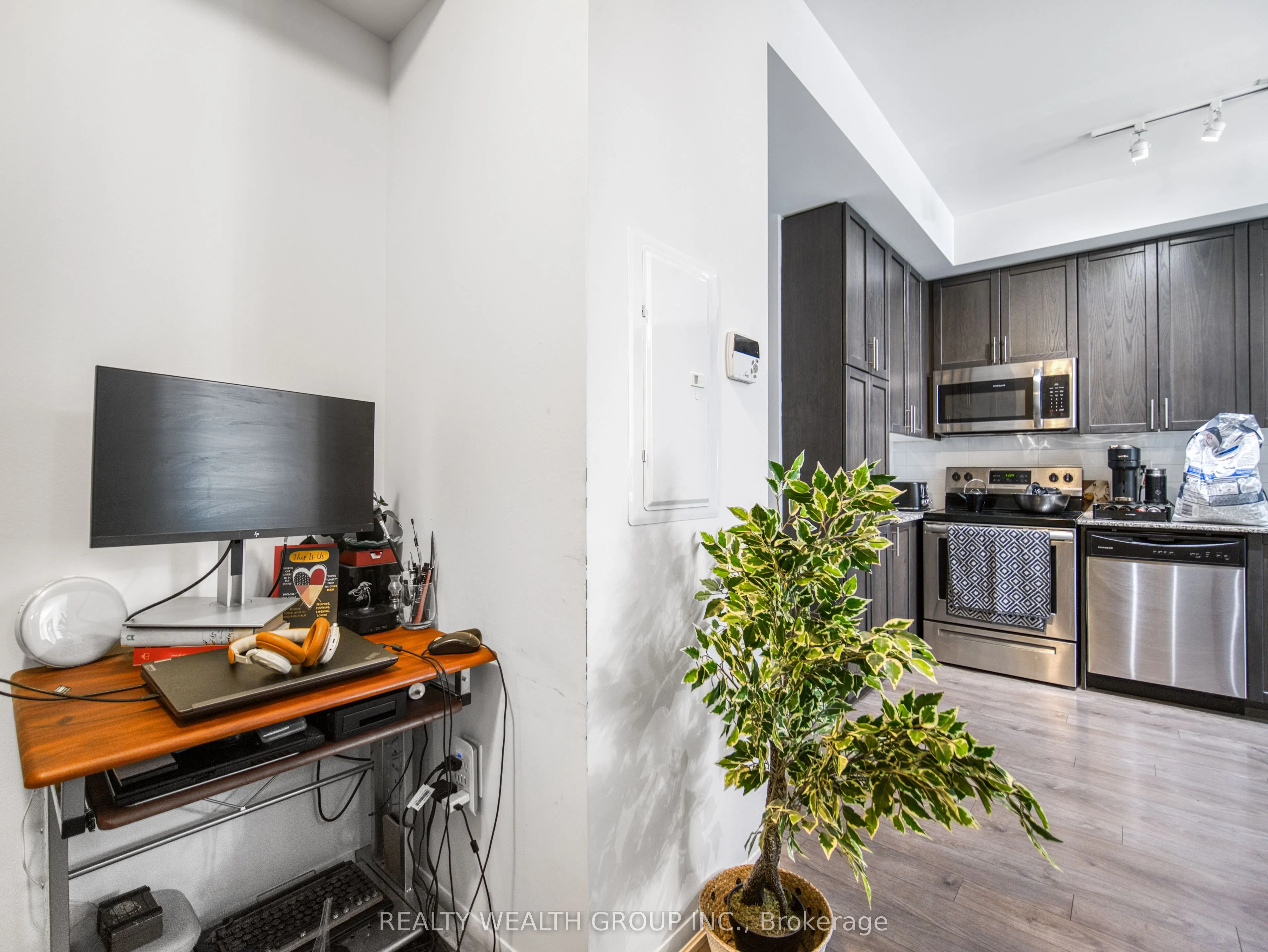 3091 Dufferin Street, #610