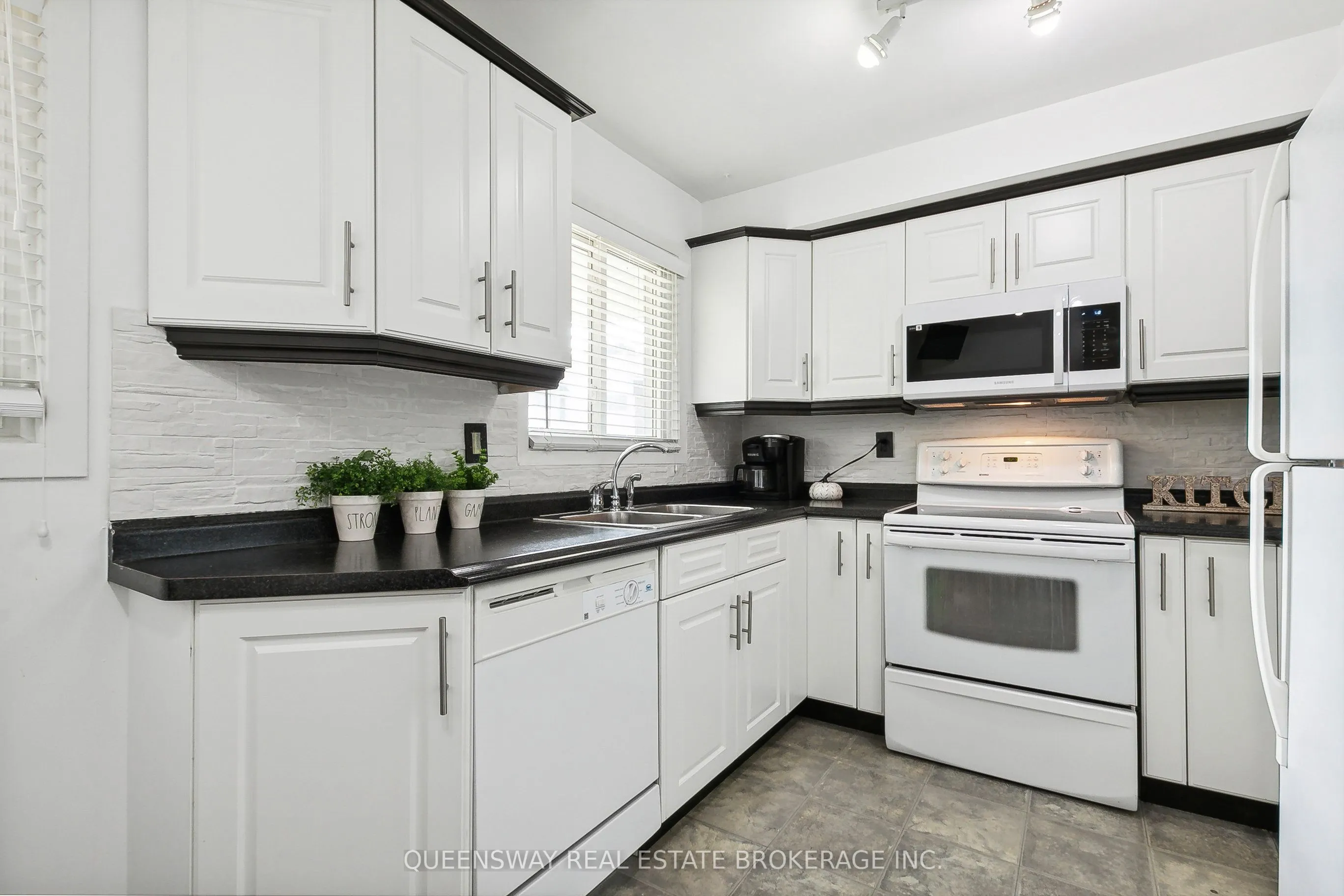 6520 Corfu Road, #1