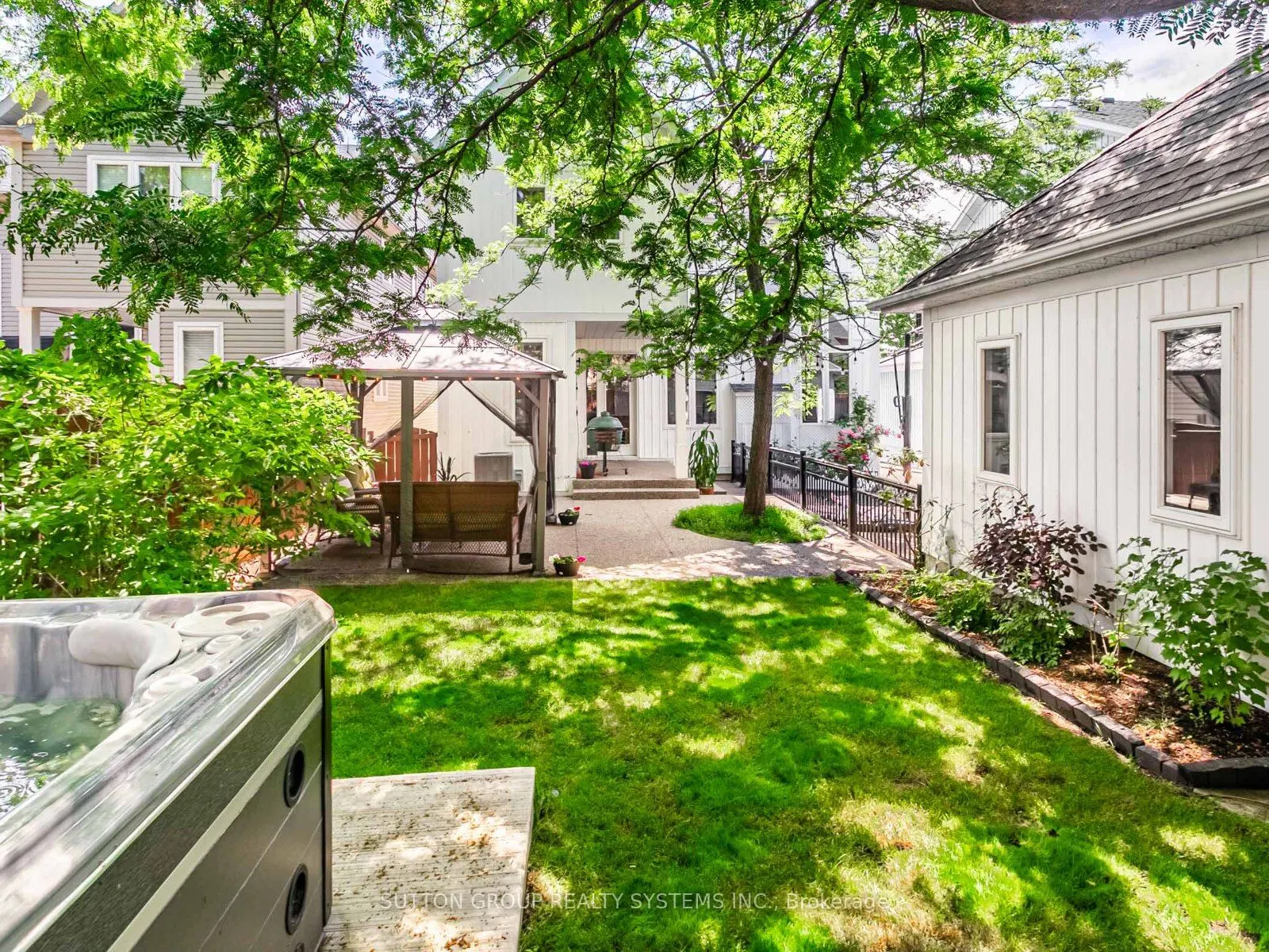 935 Gaslight Way