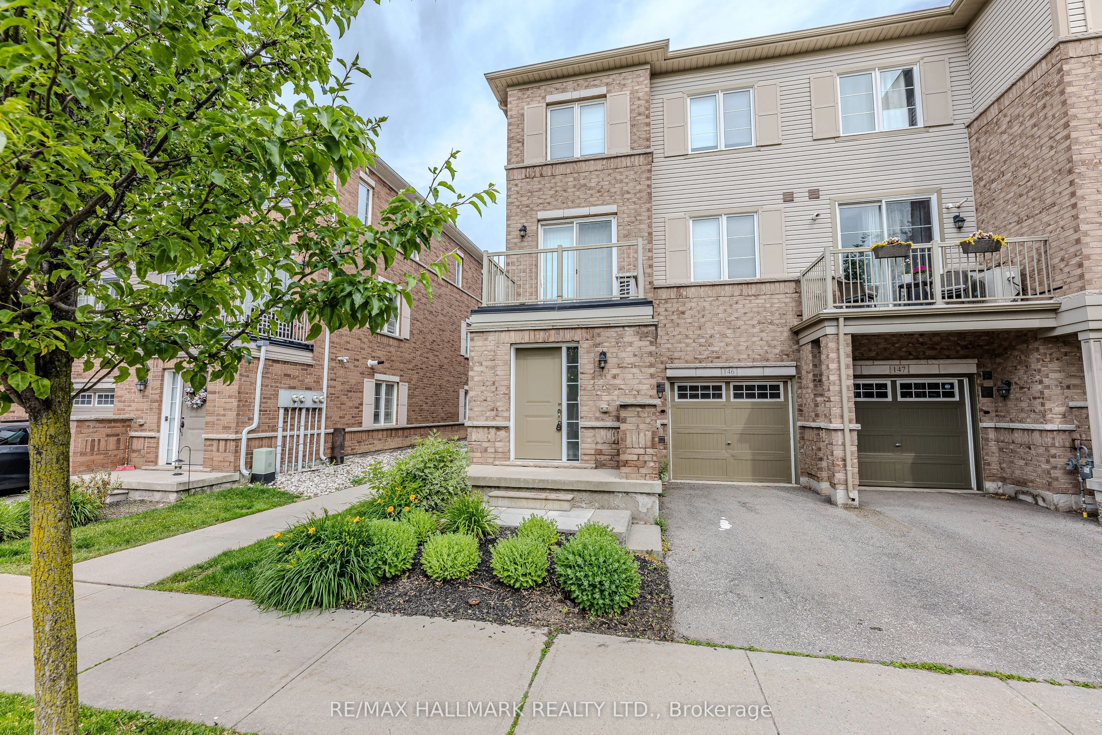 165 Hampshire Way #146