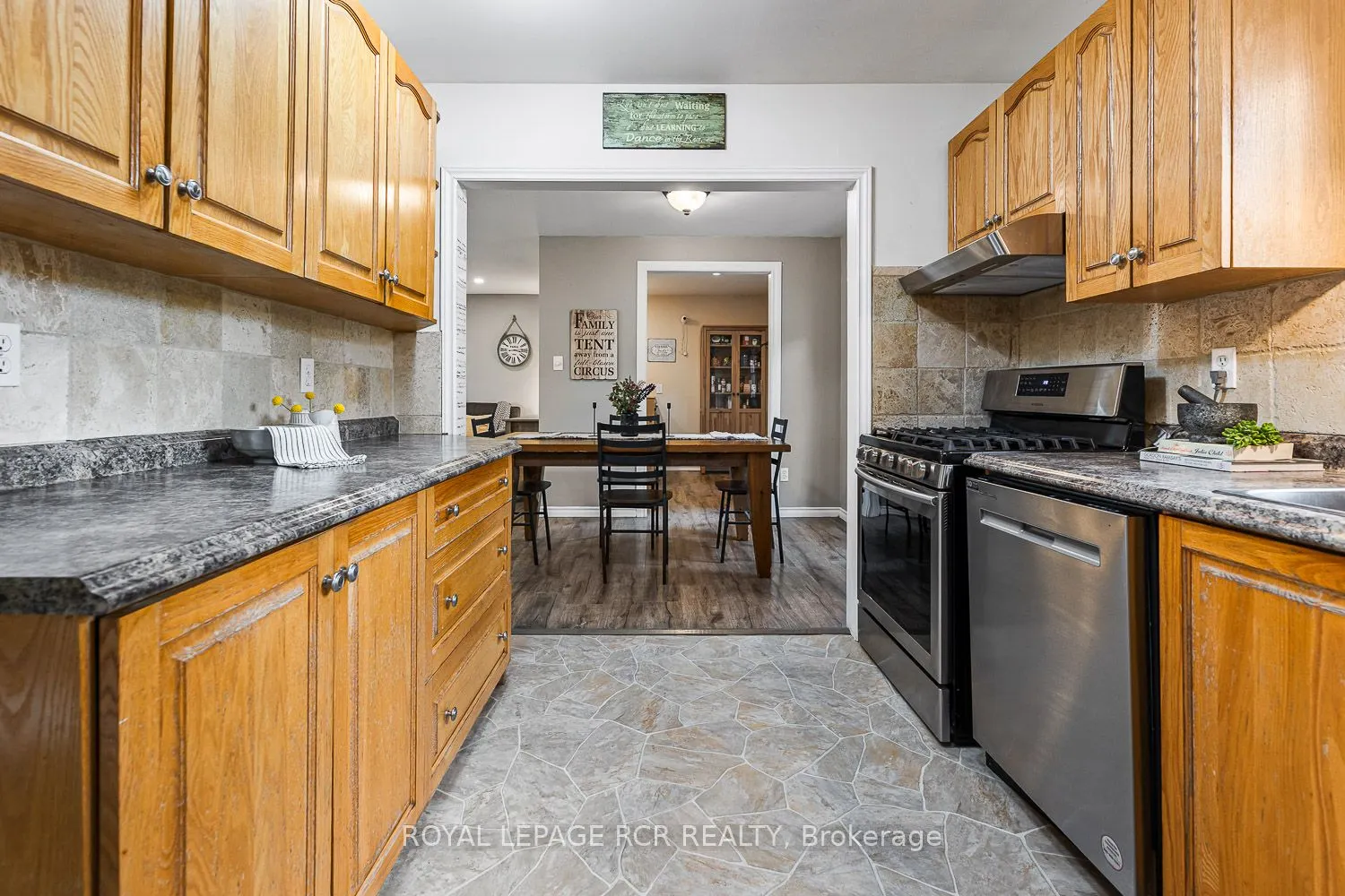 27 Rustic Crescent