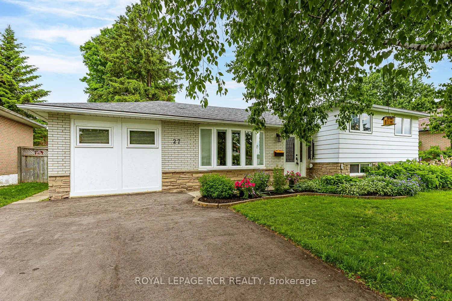 27 Rustic Crescent