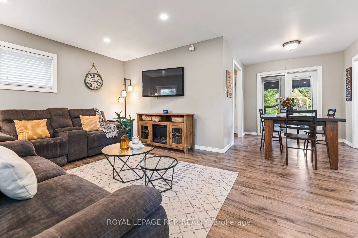 27 Rustic Crescent