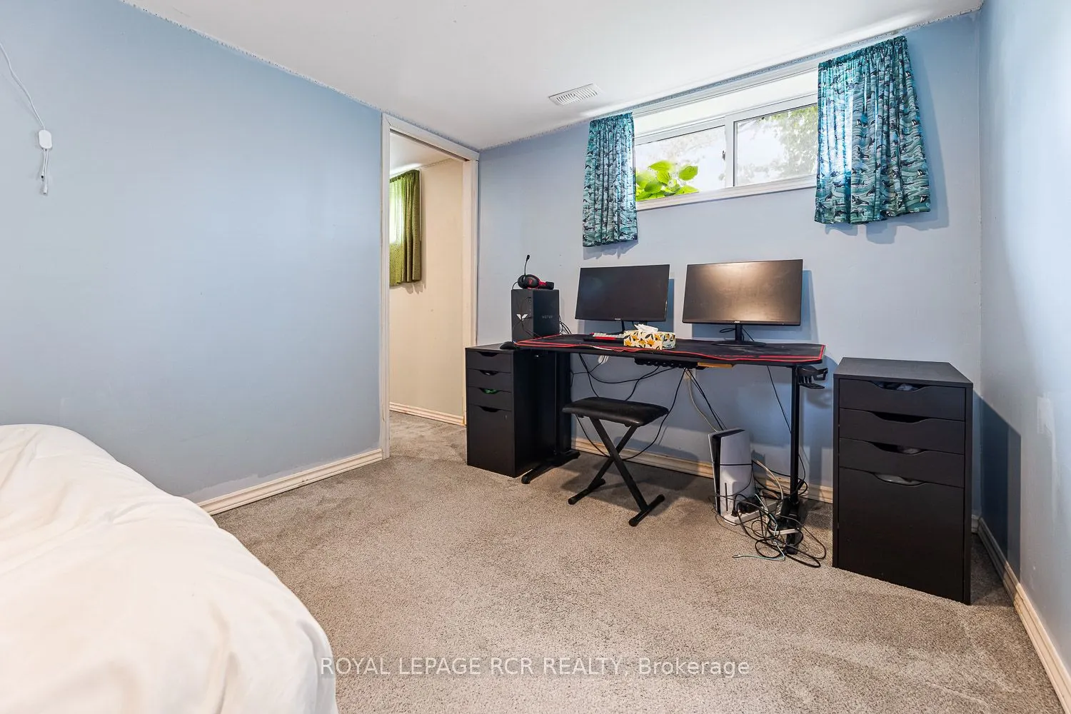 27 Rustic Crescent