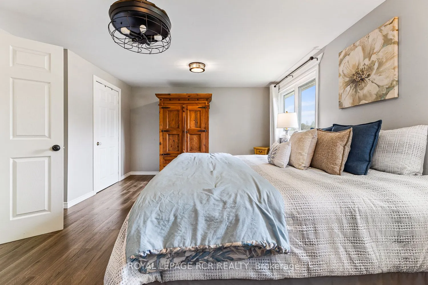 27 Rustic Crescent