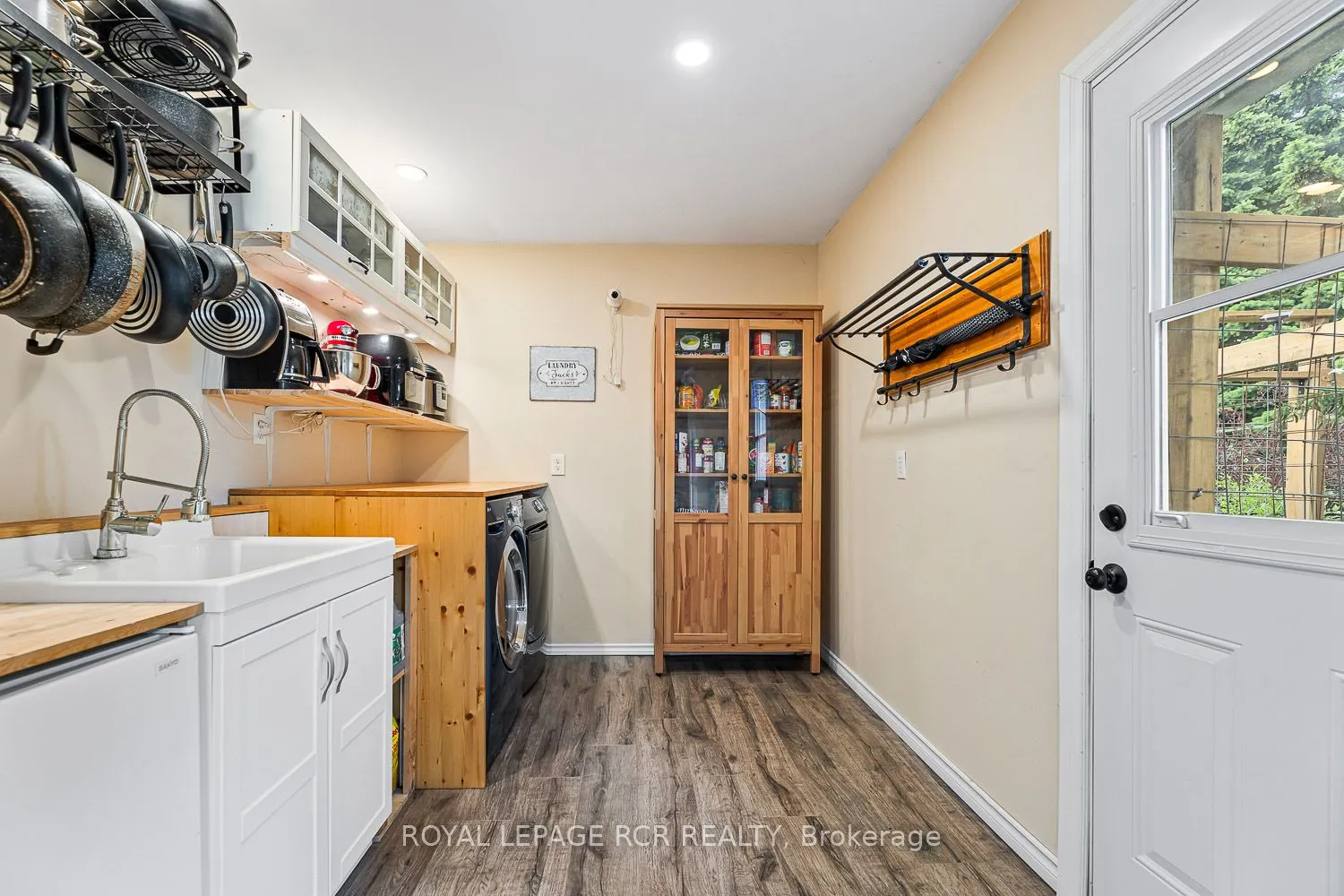 27 Rustic Crescent