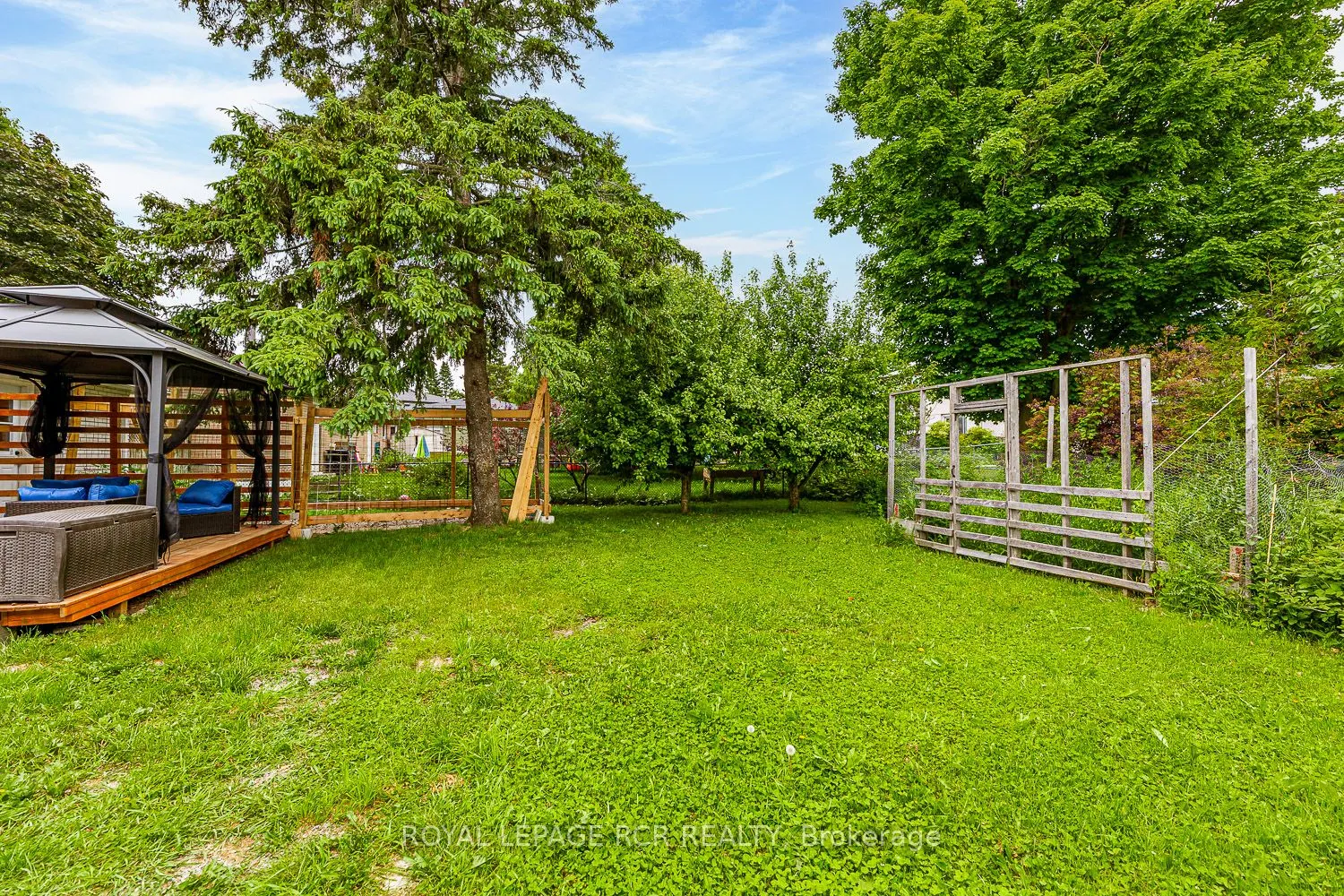 27 Rustic Crescent