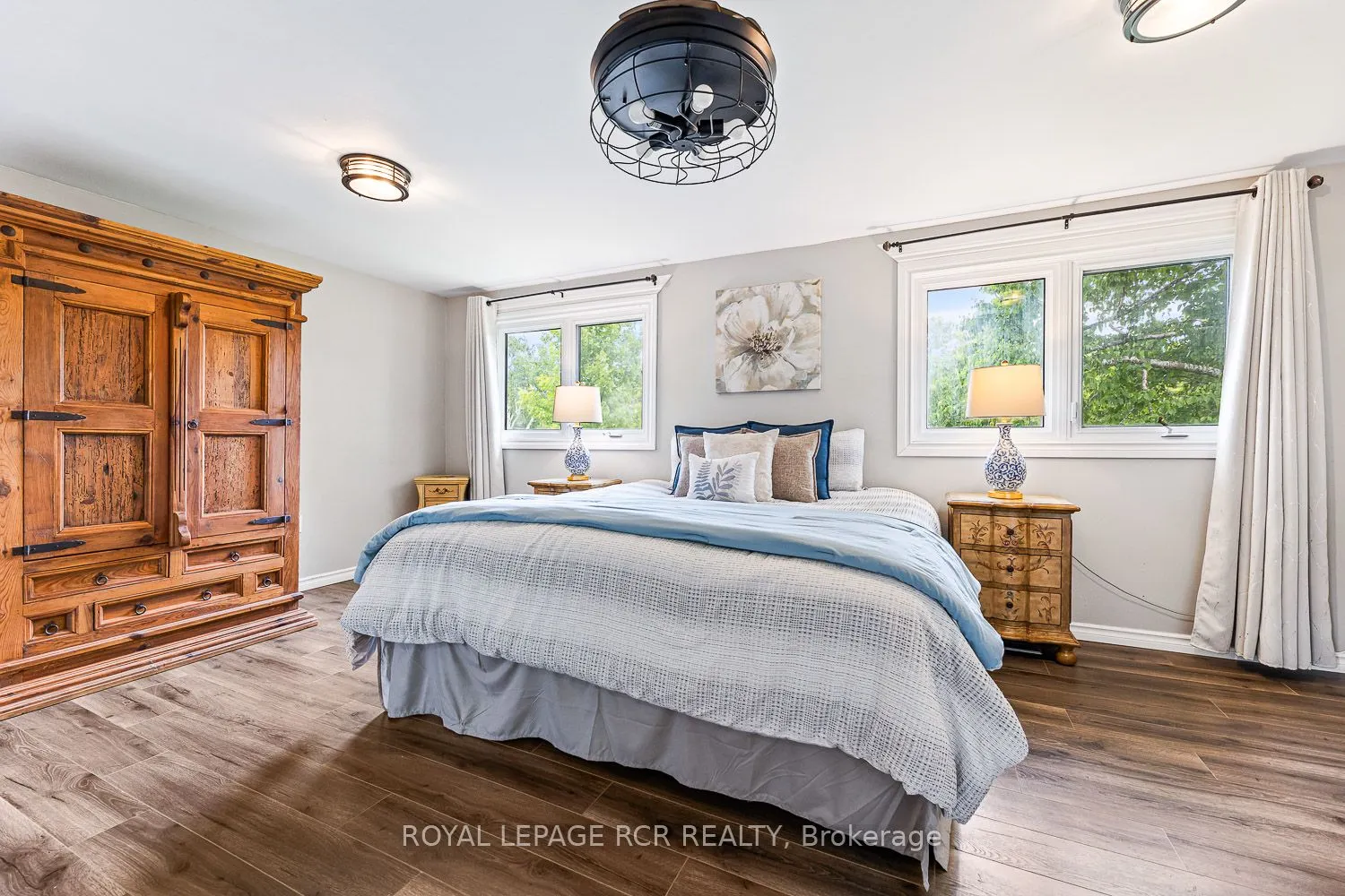 27 Rustic Crescent