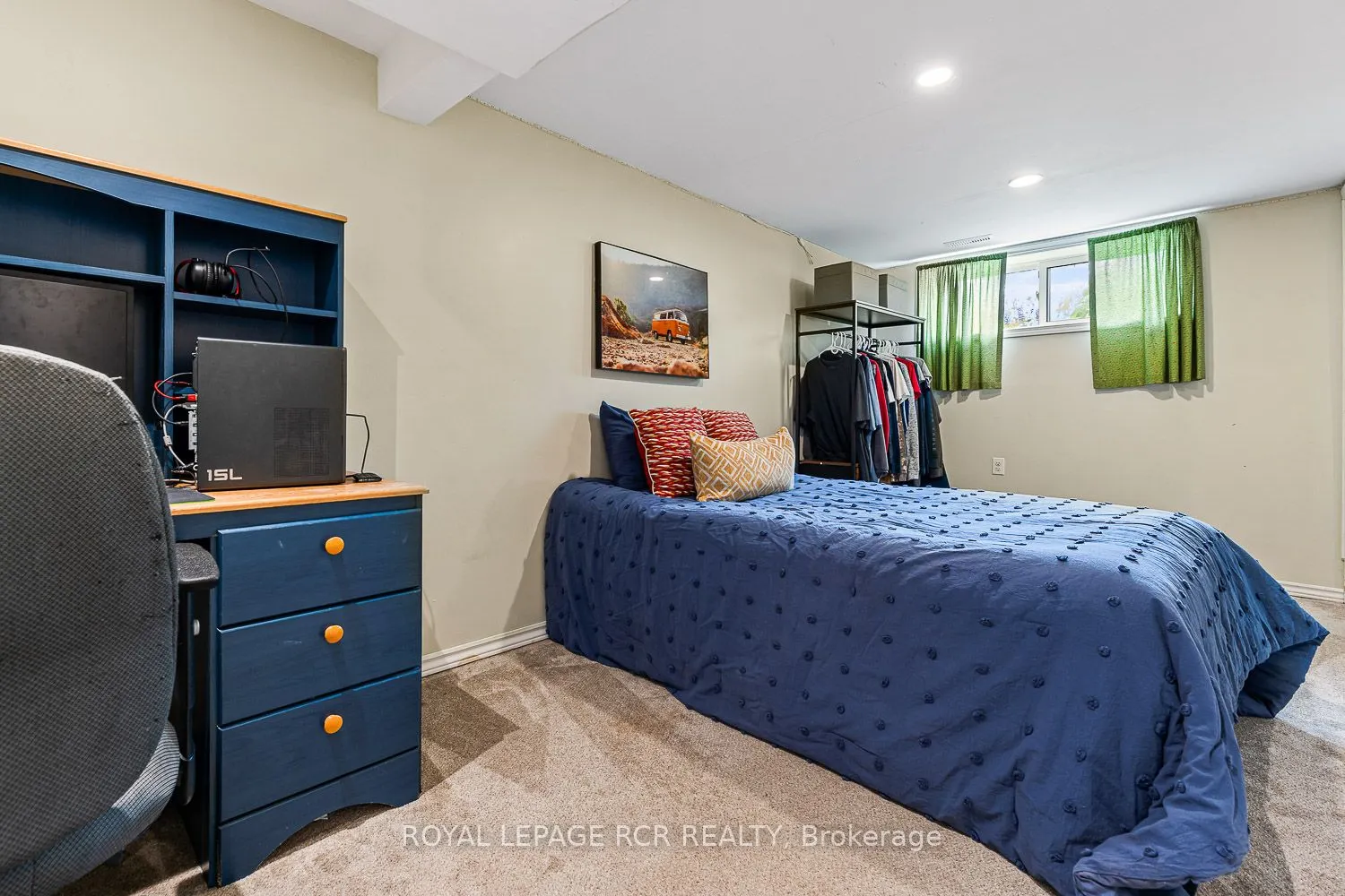 27 Rustic Crescent