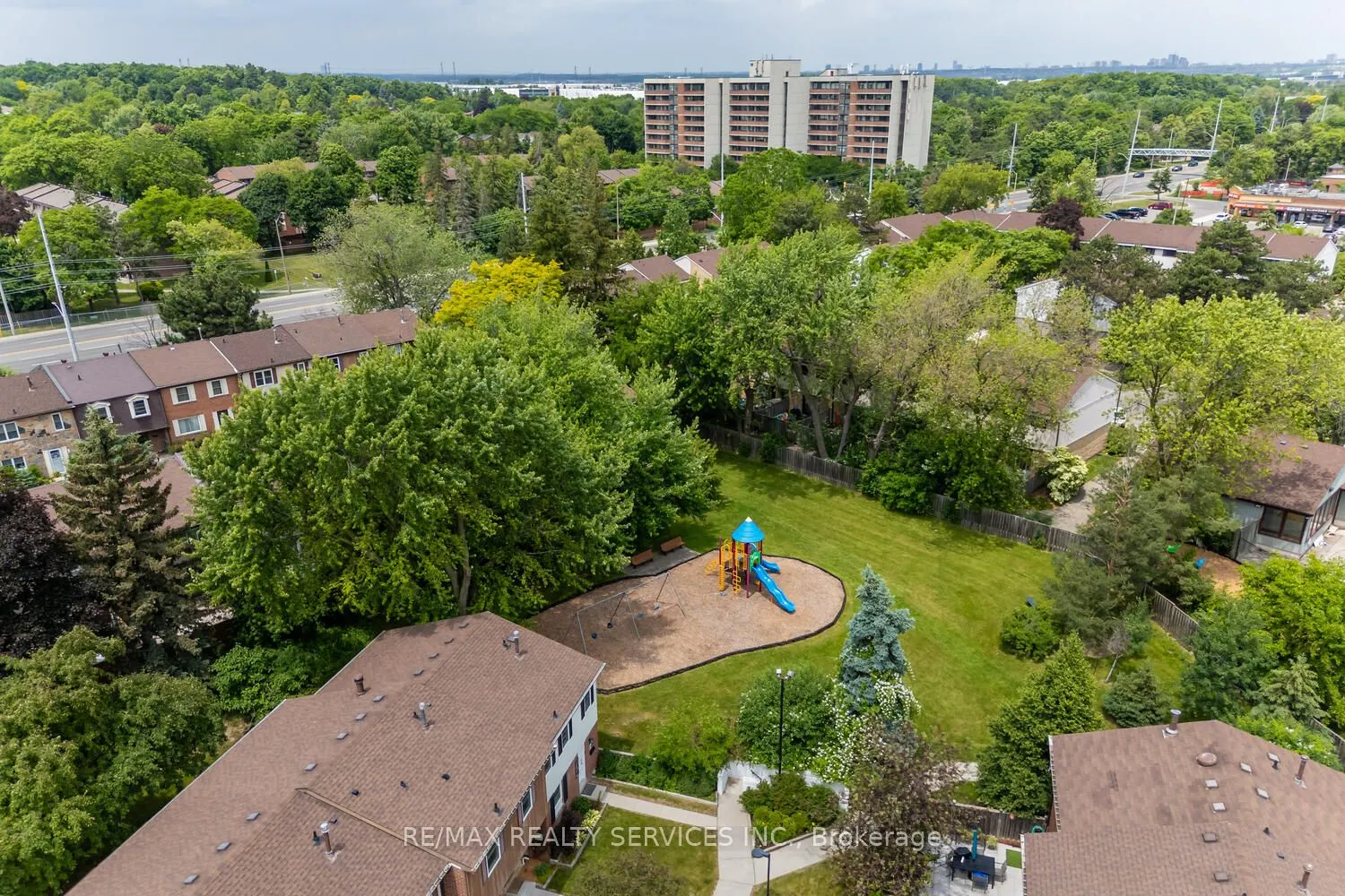 2825 Gananoque Drive, #58