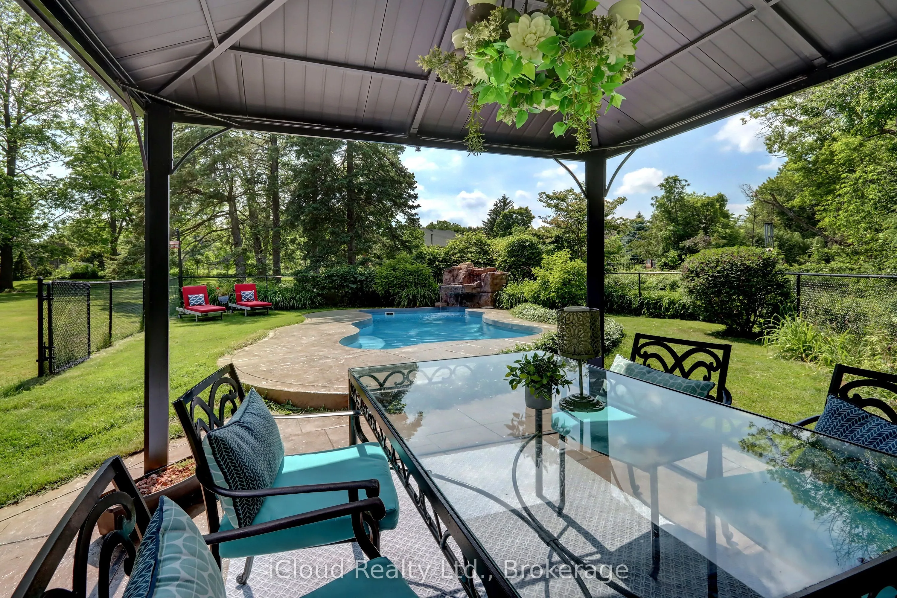 4 Stewarttown Road