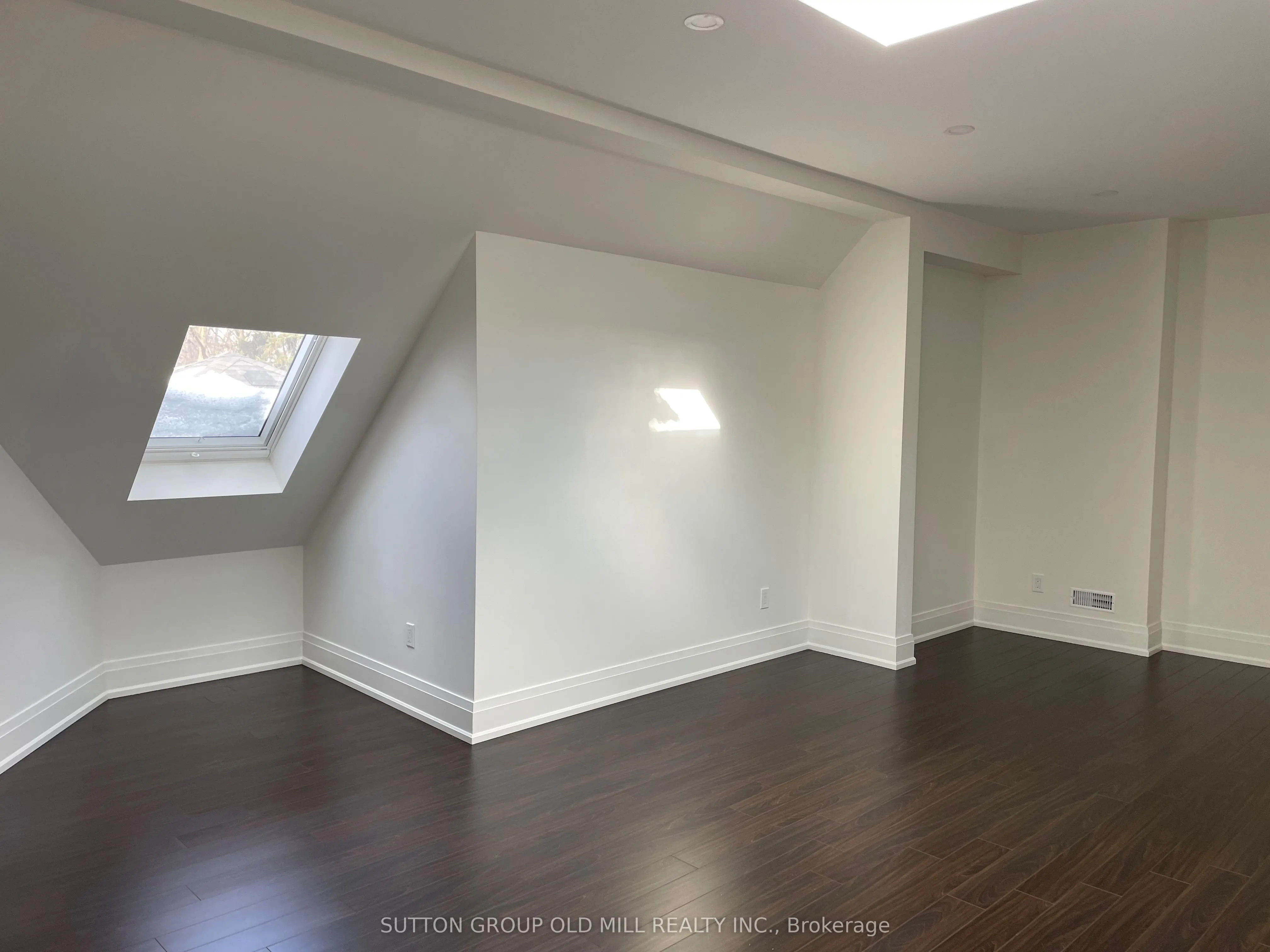 187 The Kingsway