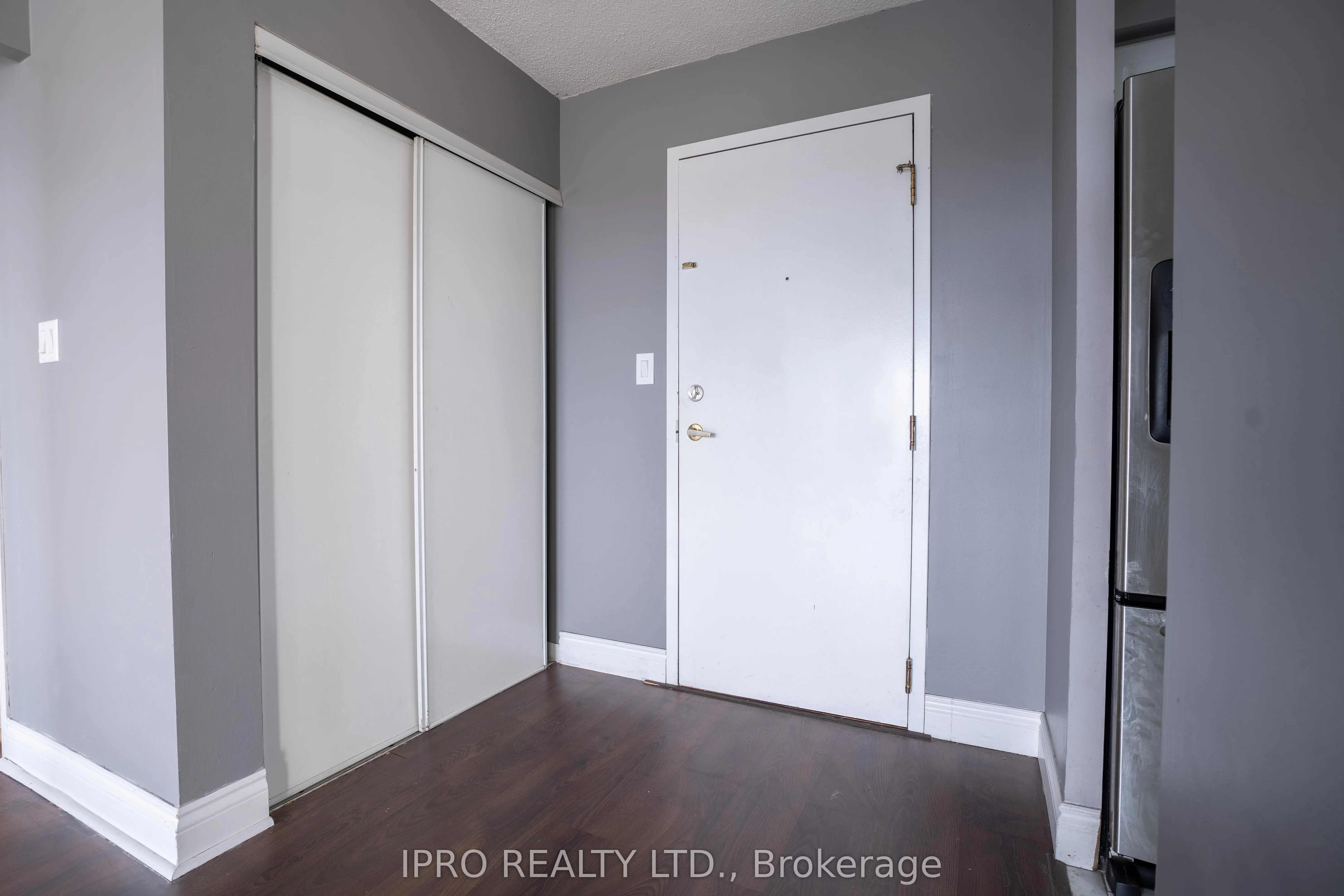 135 hillcrest Avenue, #2208