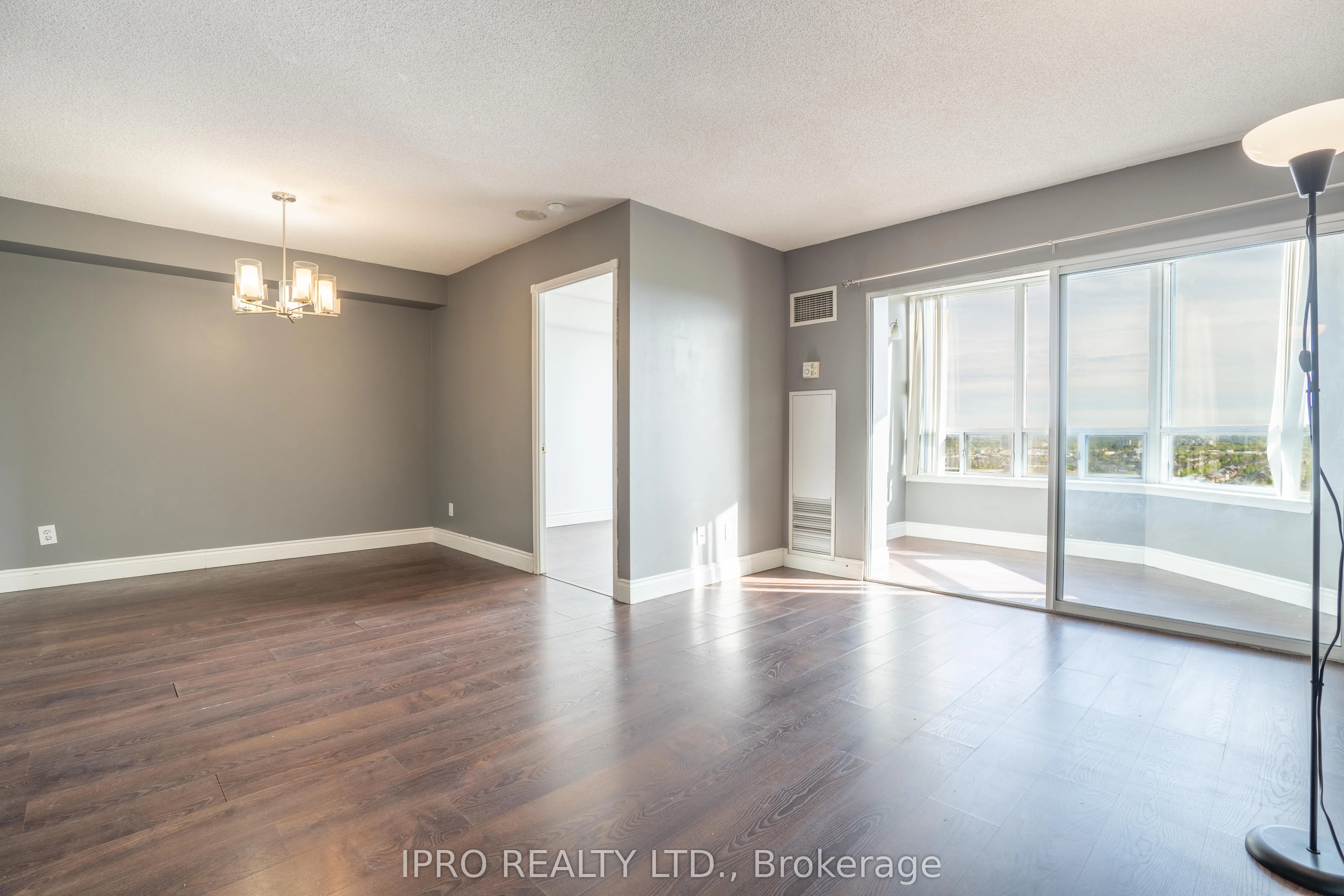 135 hillcrest Avenue, #2208