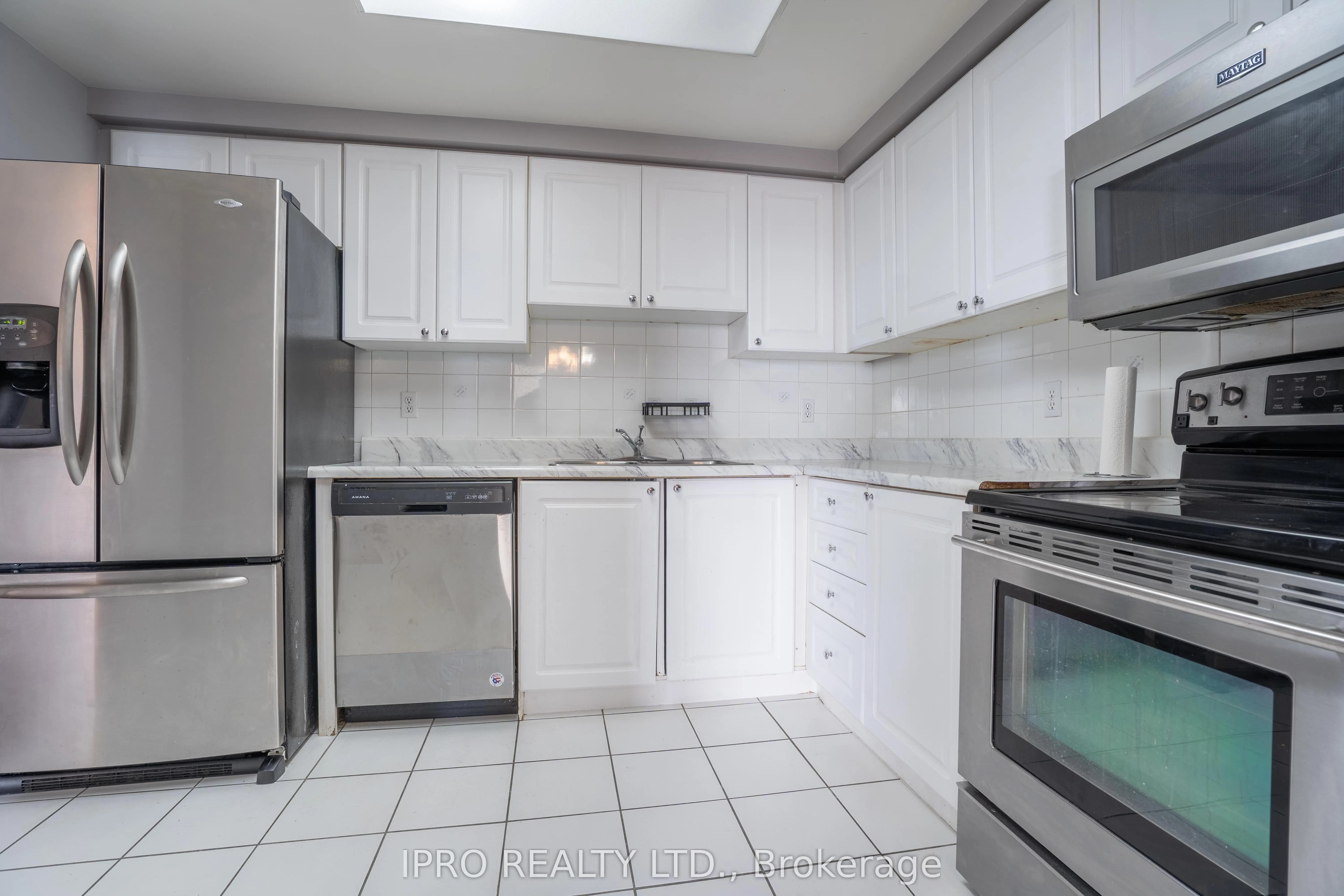 135 hillcrest Avenue, #2208