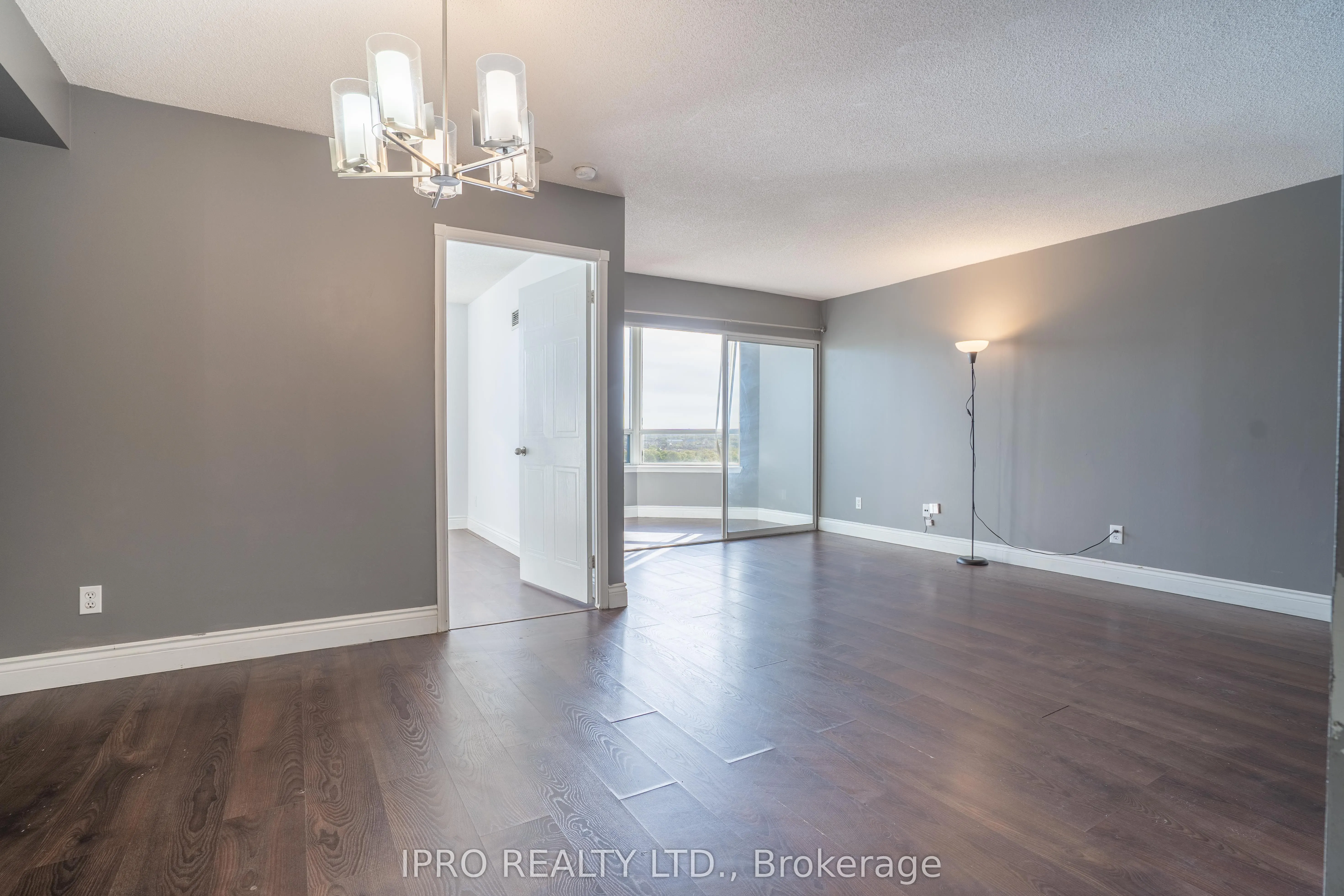 135 hillcrest Avenue, #2208