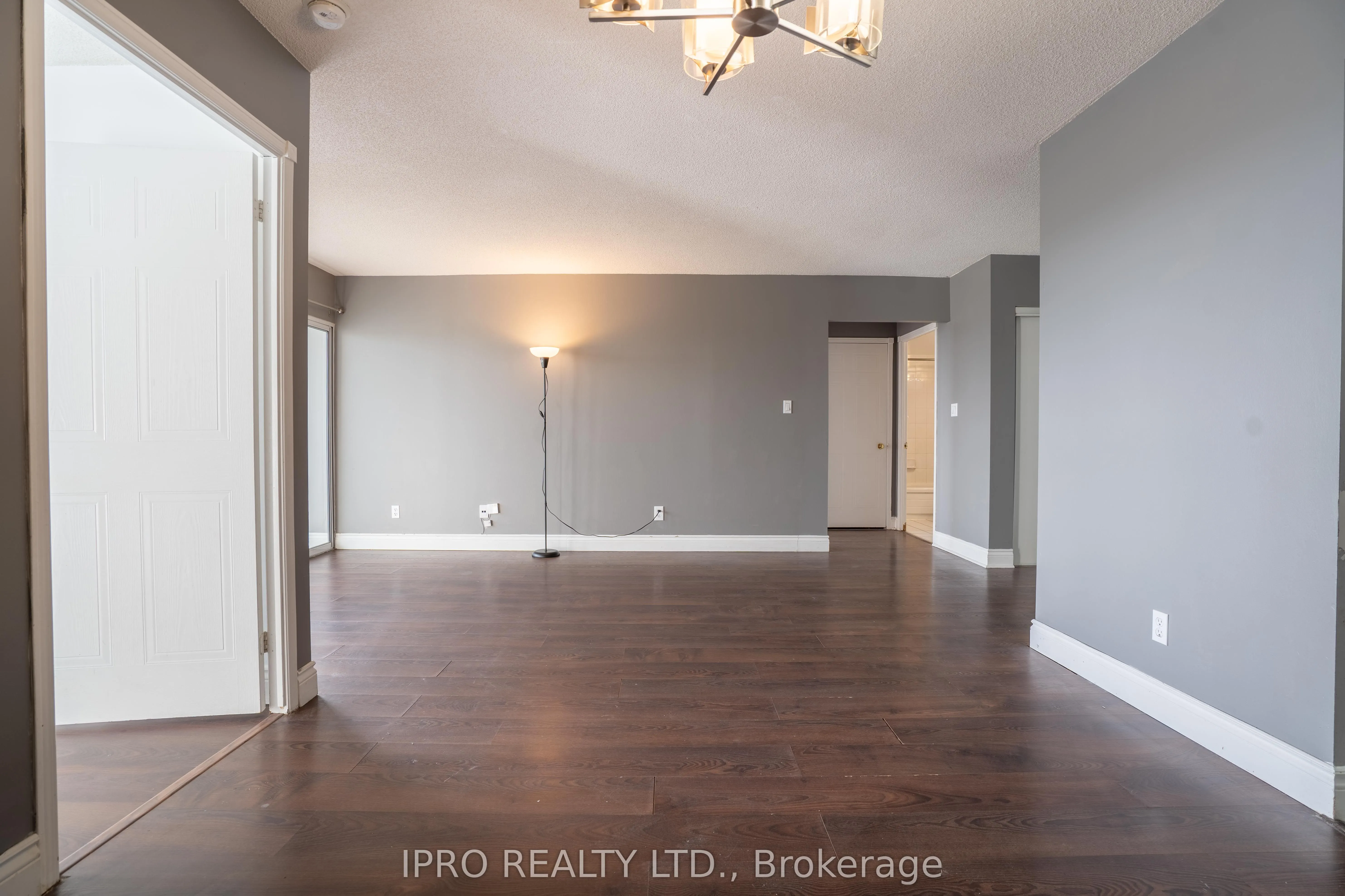 135 hillcrest Avenue, #2208