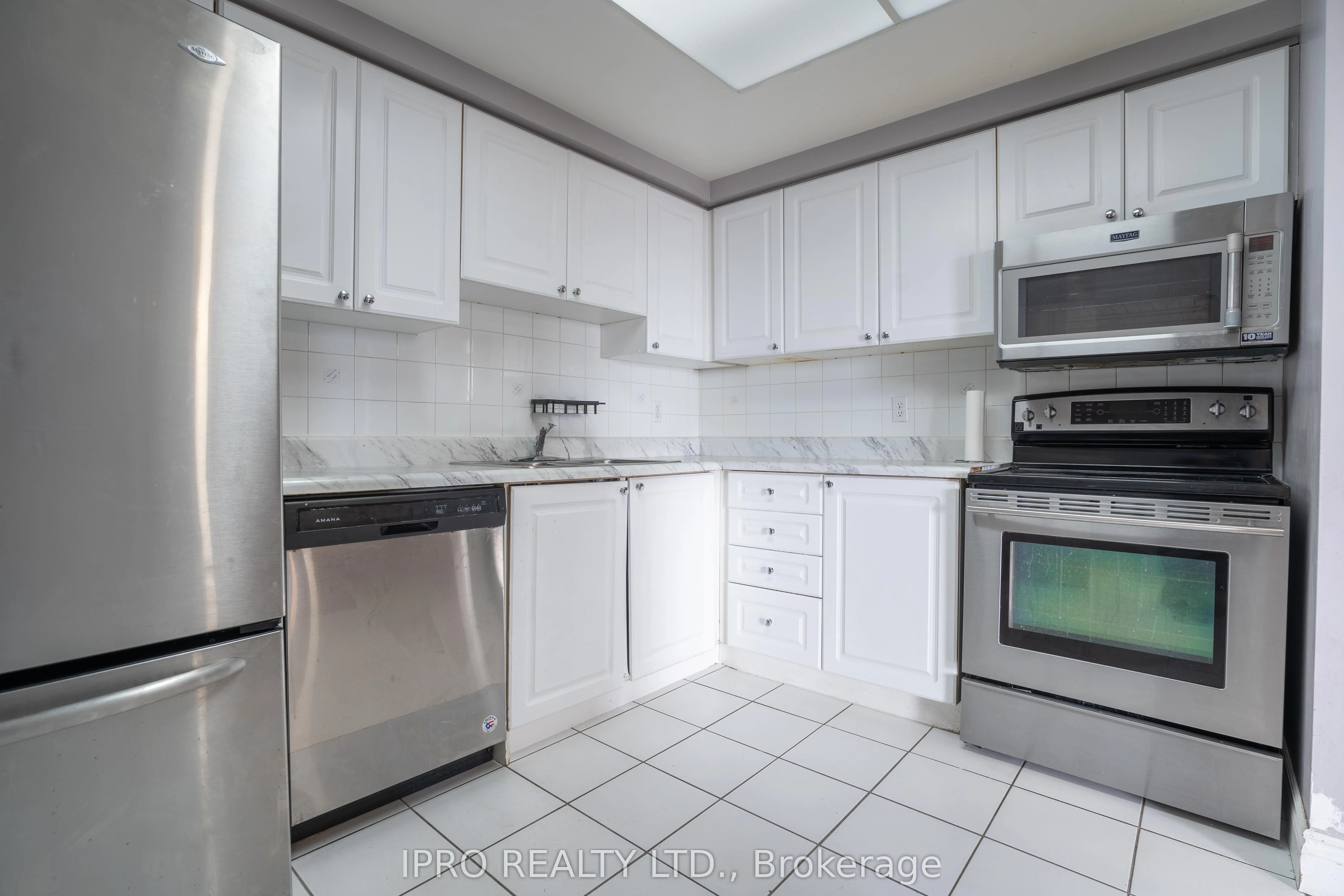 135 hillcrest Avenue, #2208
