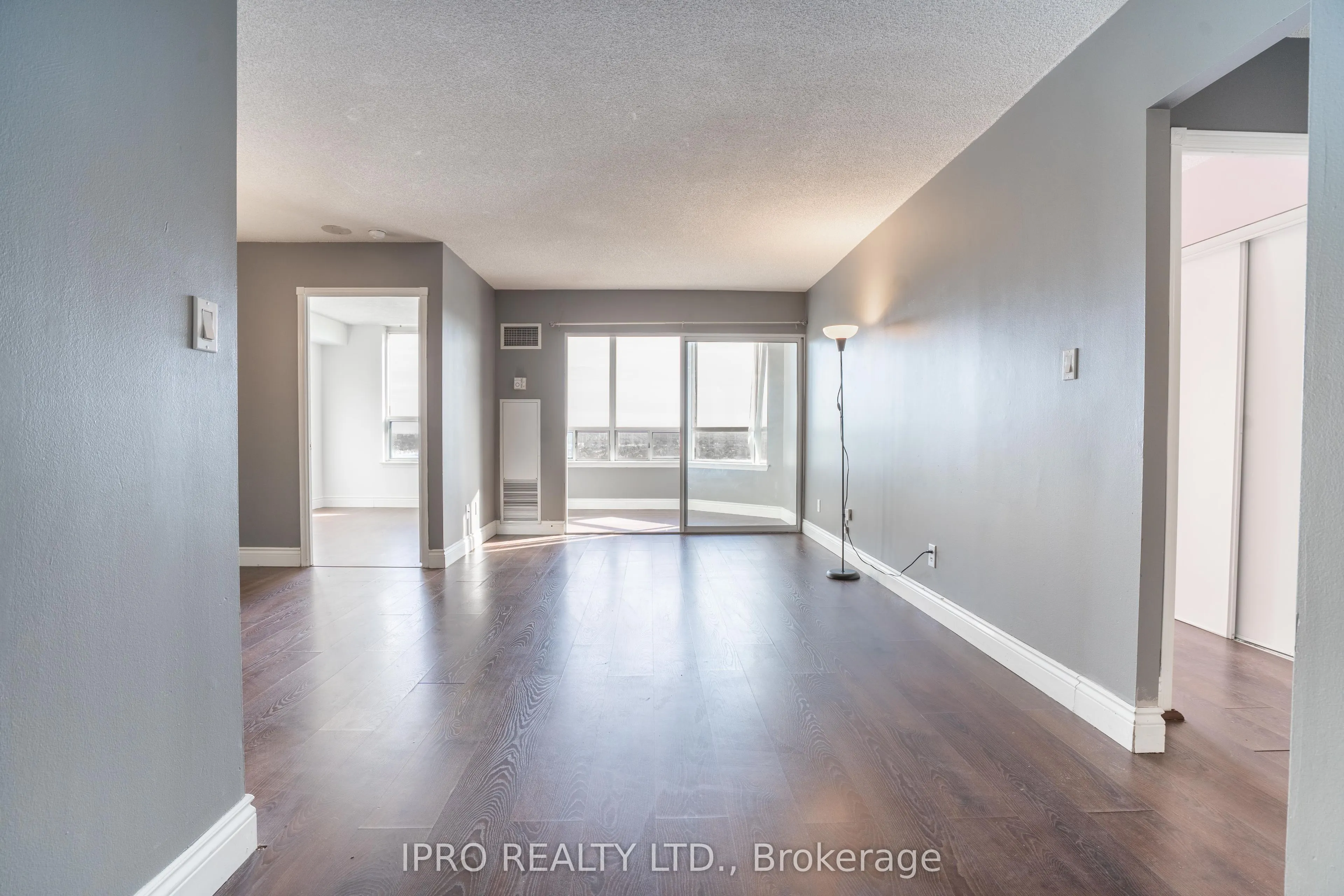 135 hillcrest Avenue, #2208