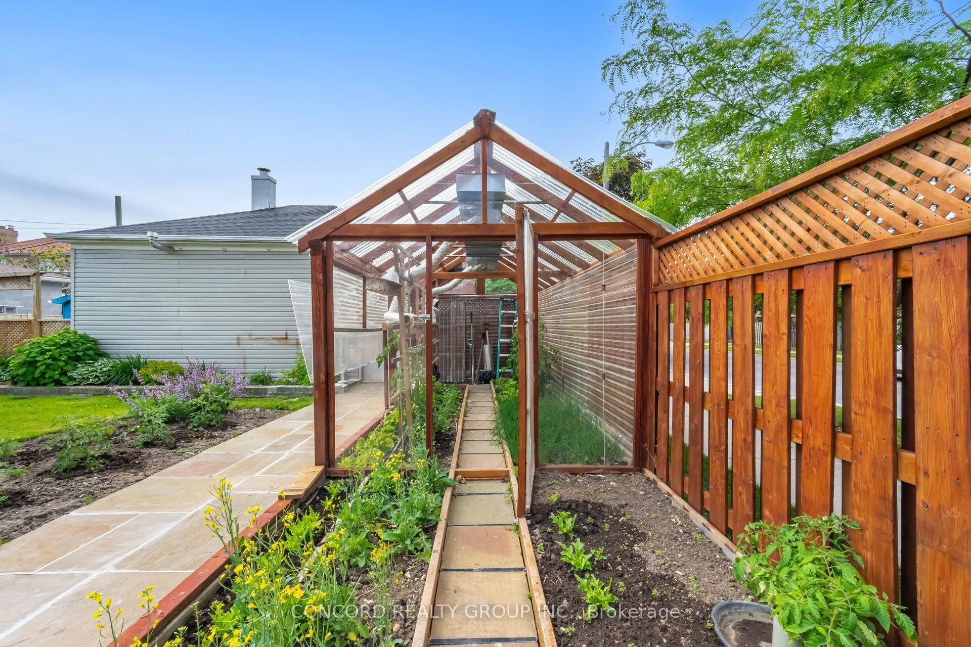 125 Plewes Road