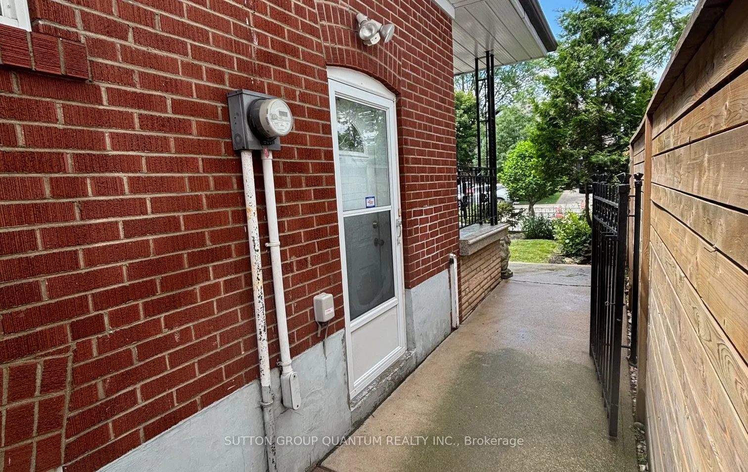 61 Forest Avenue