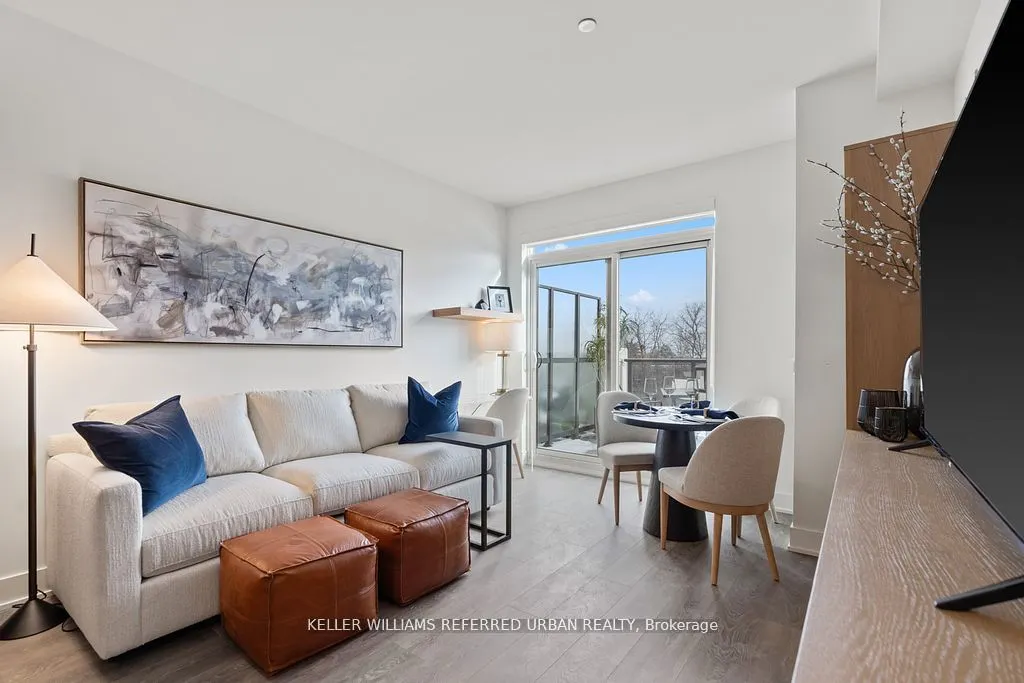 202 Burnhamthorpe Road E, #324