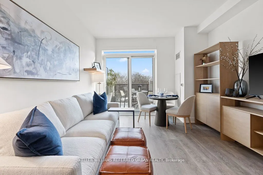 202 Burnhamthorpe Road E, #324