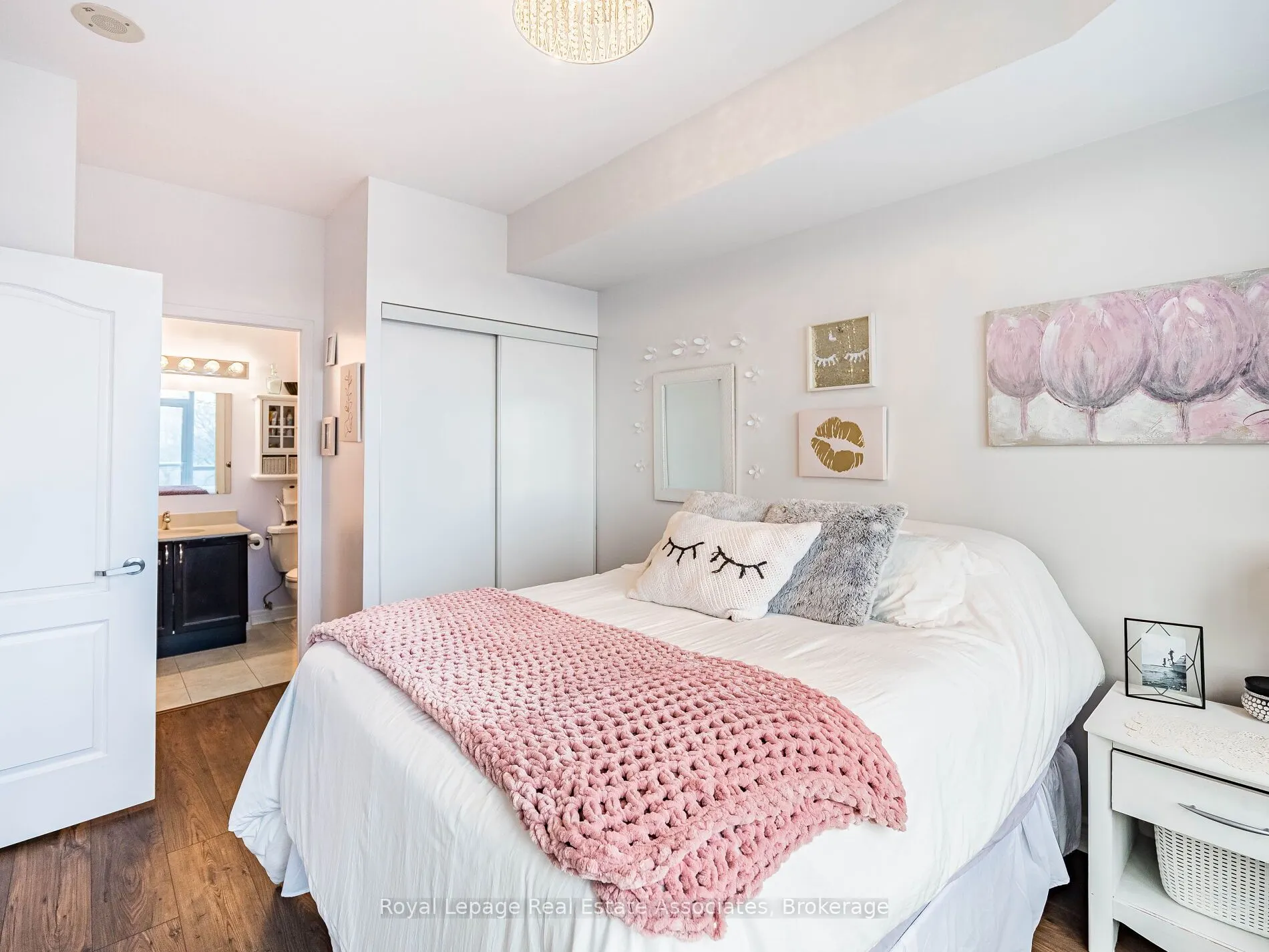 3865 Lake Shore Boulevard W, #401